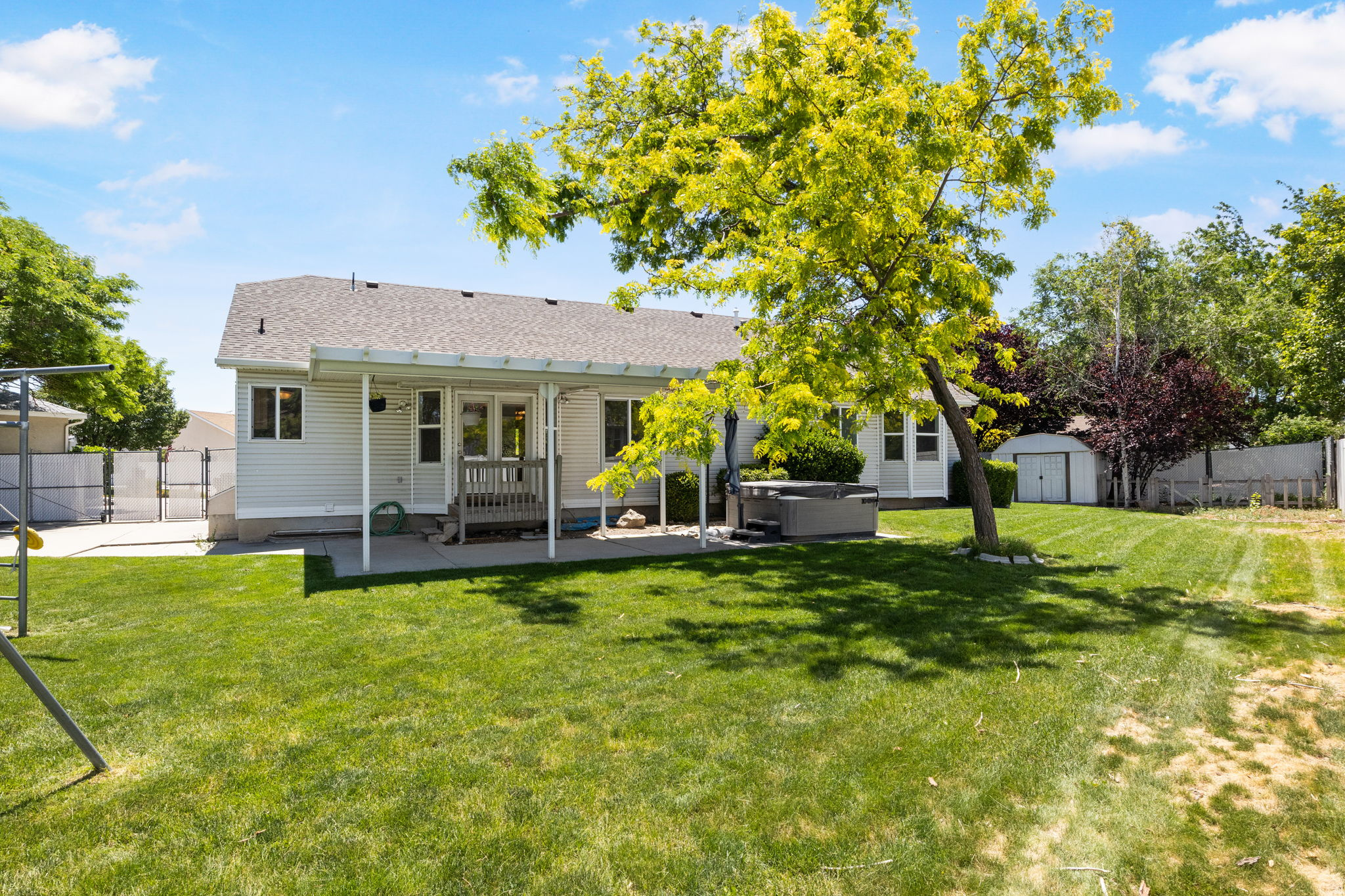main property photo 33