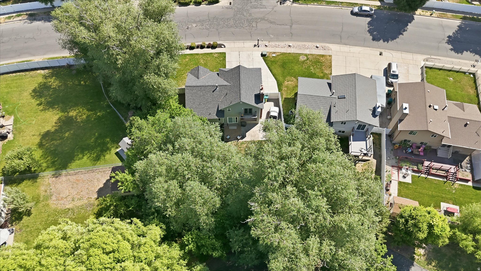 main property photo 50