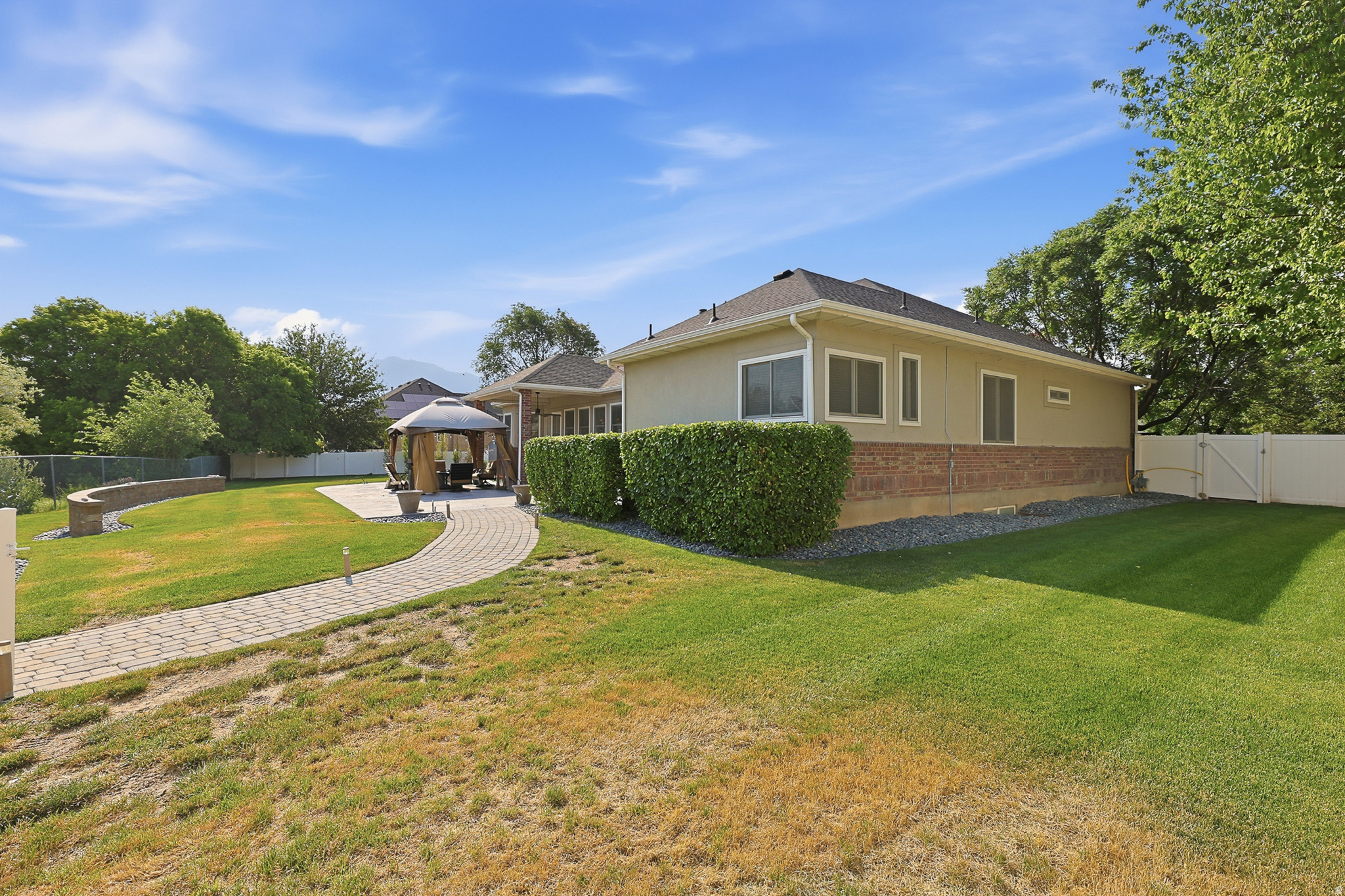 main property photo 74