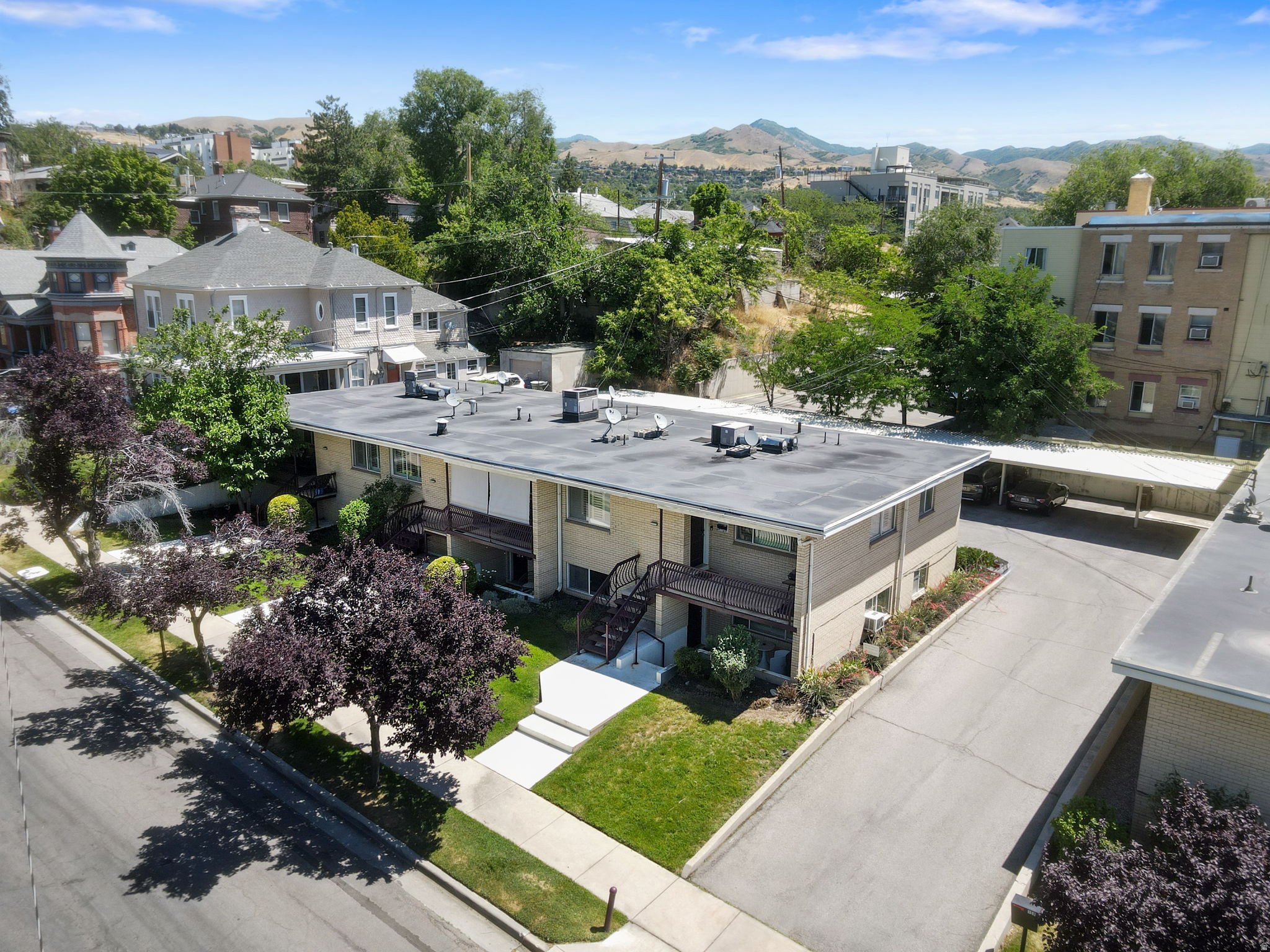 main property photo 4