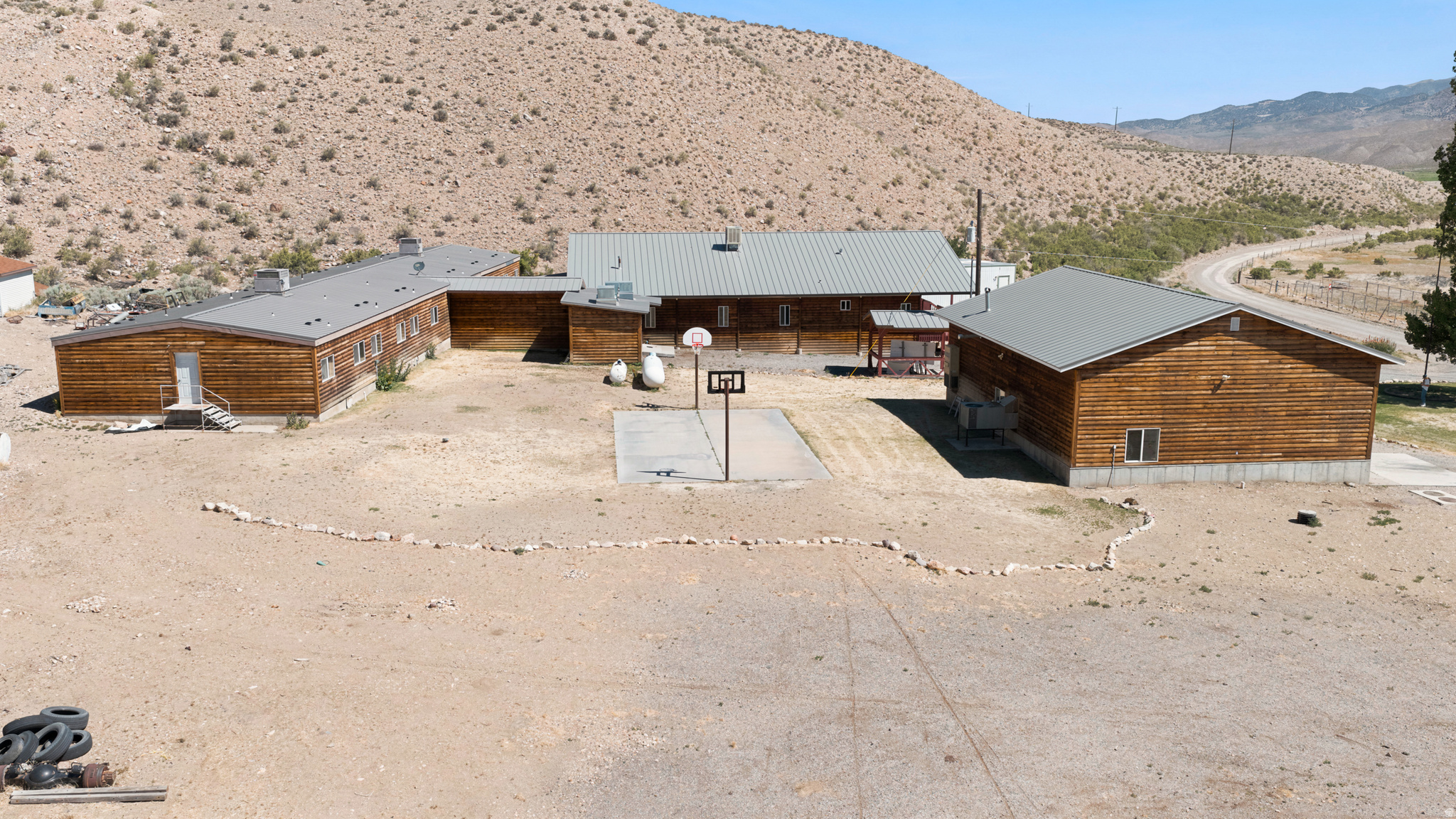 main property photo 3