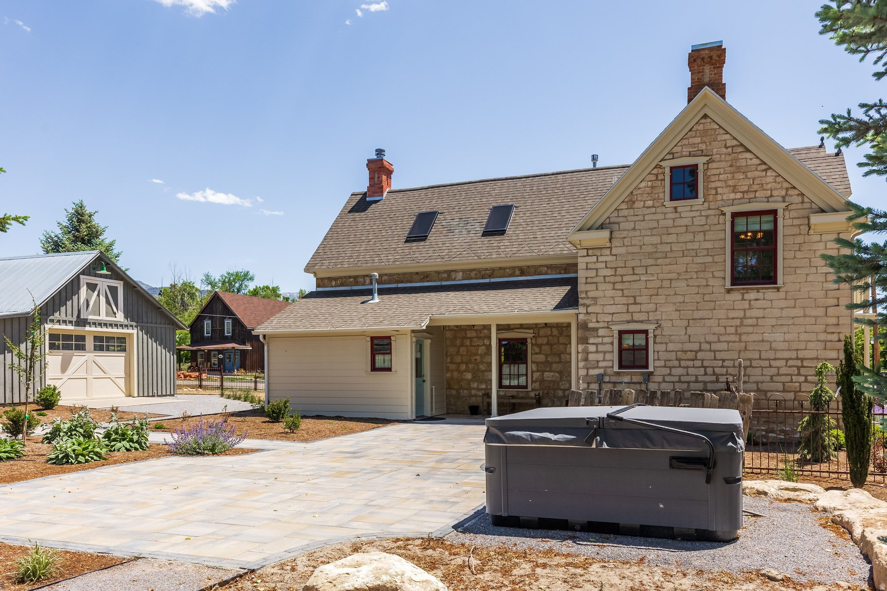 main property photo 34