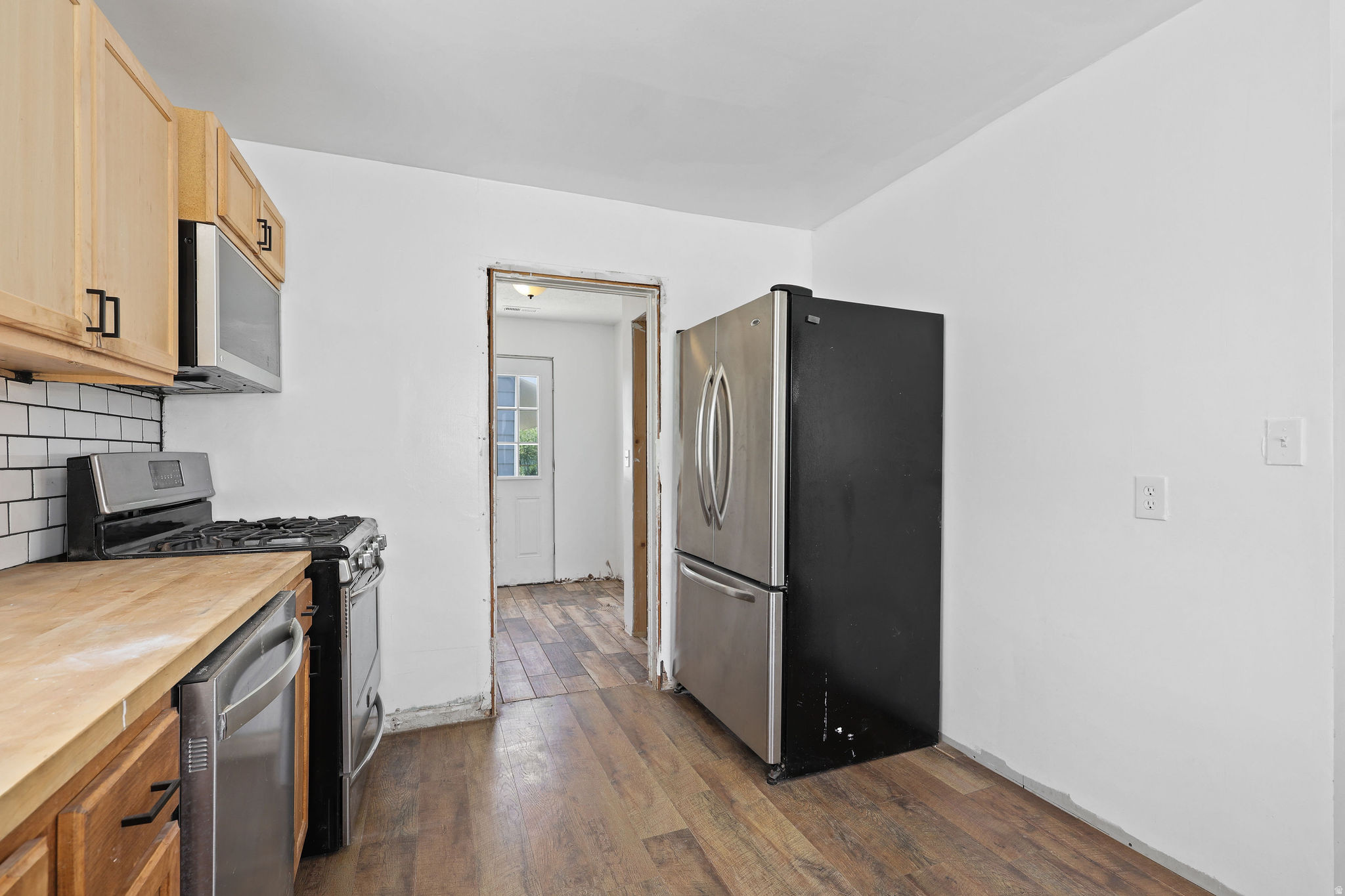 main property photo 8