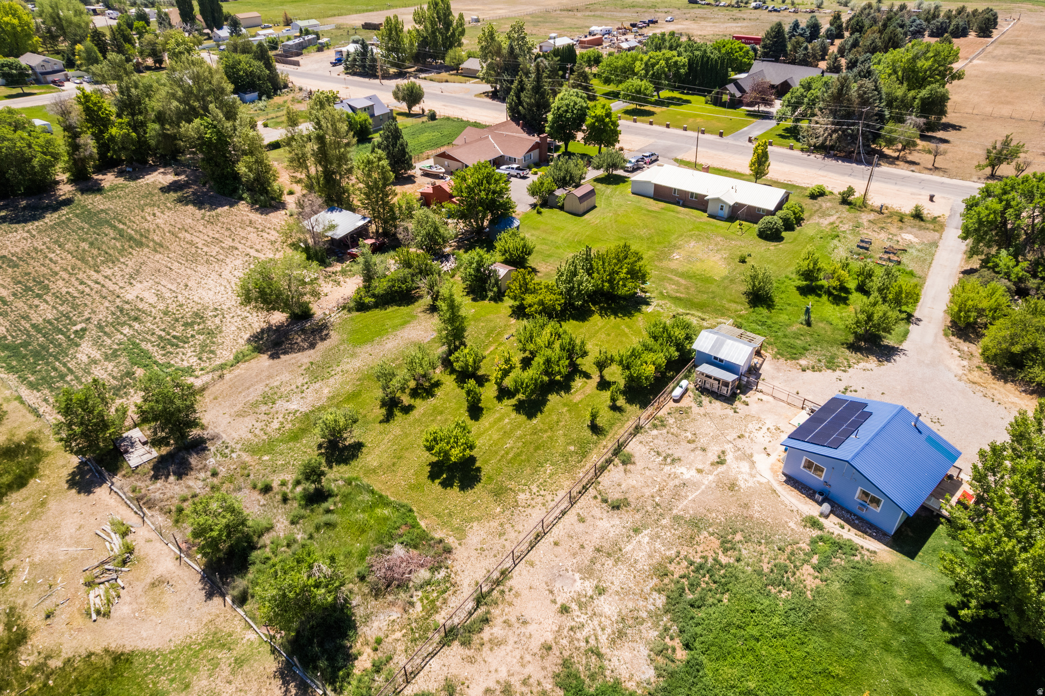 main property photo 33