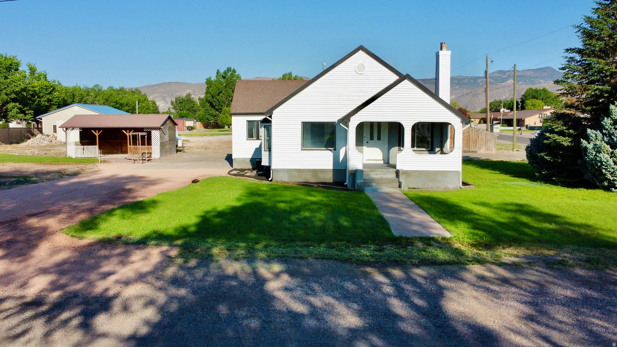 main property photo 2