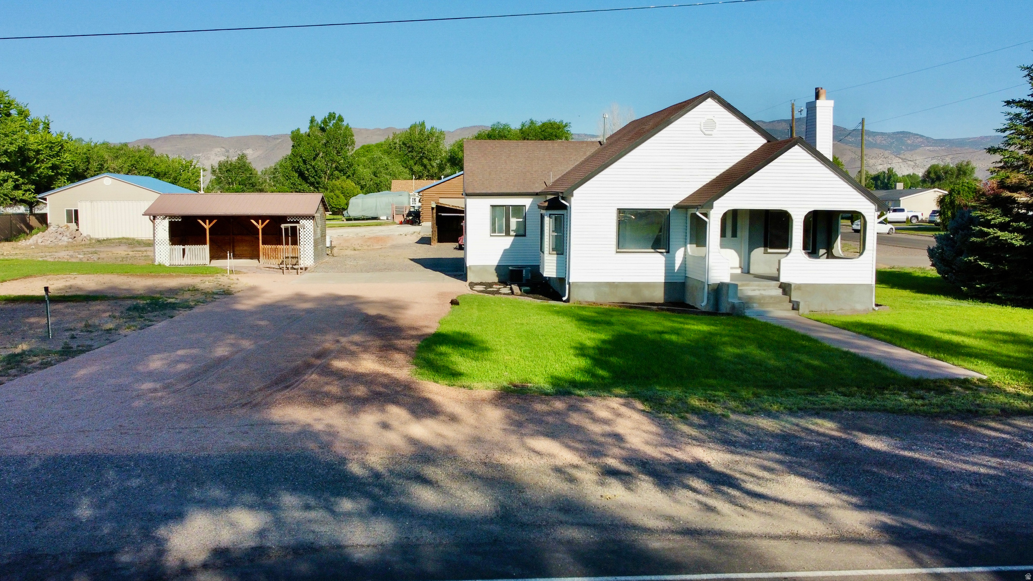 main property photo 41