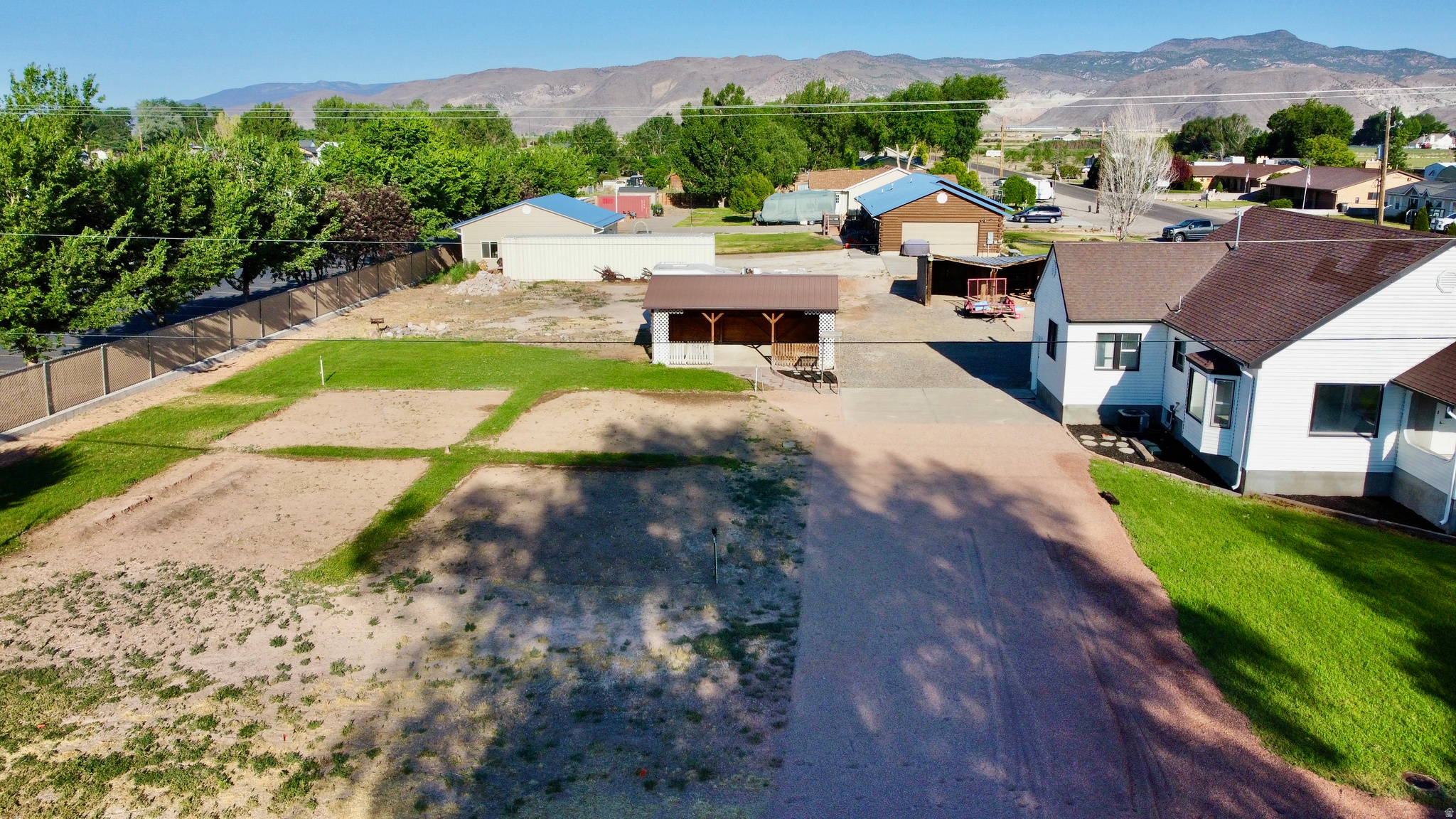 main property photo 45