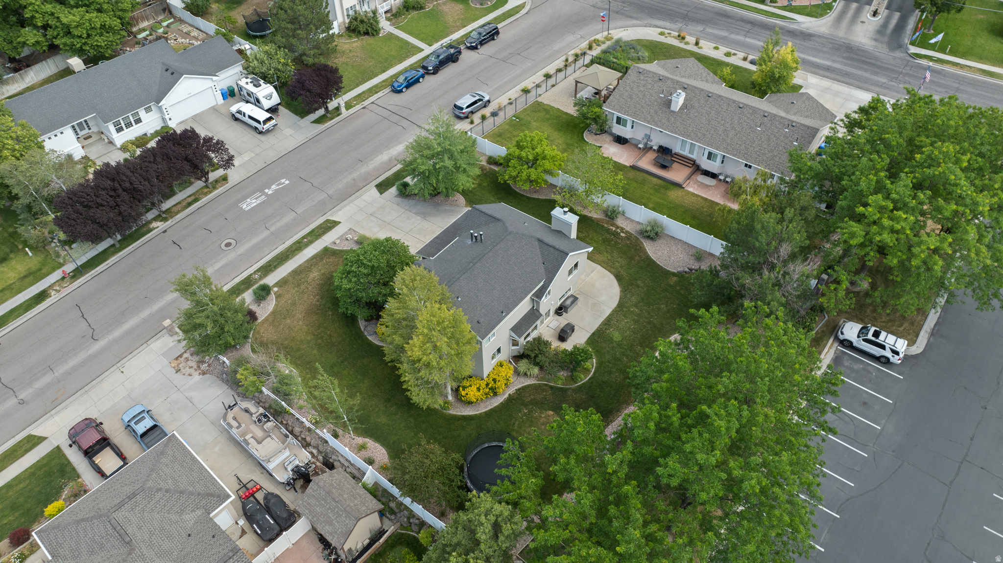 main property photo 40