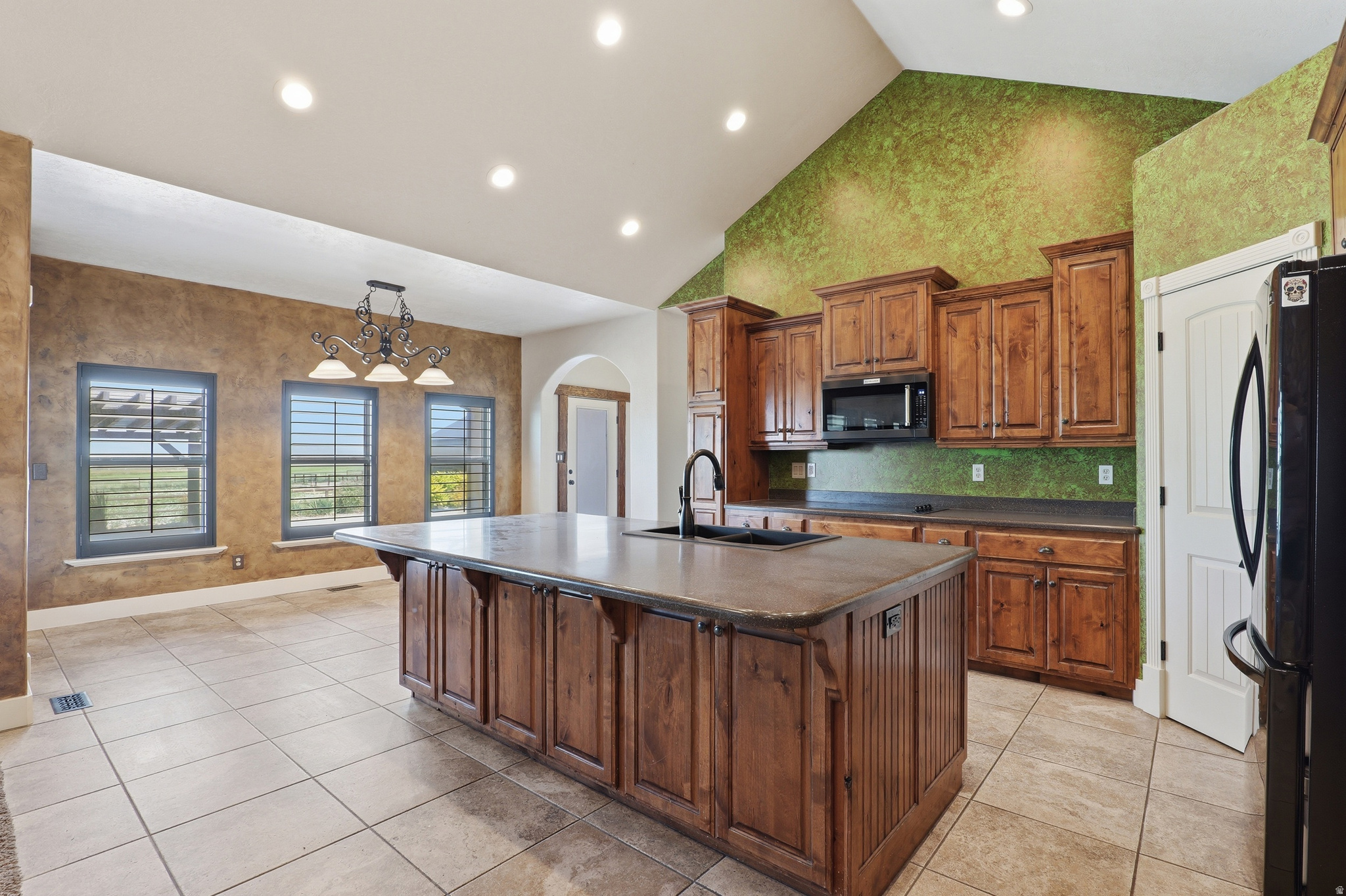 main property photo 14