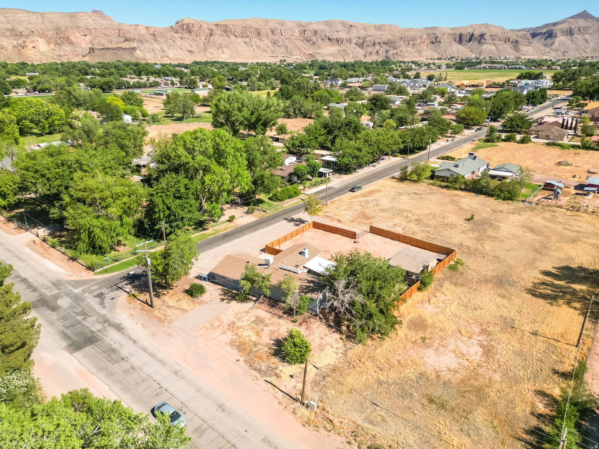 main property photo 27