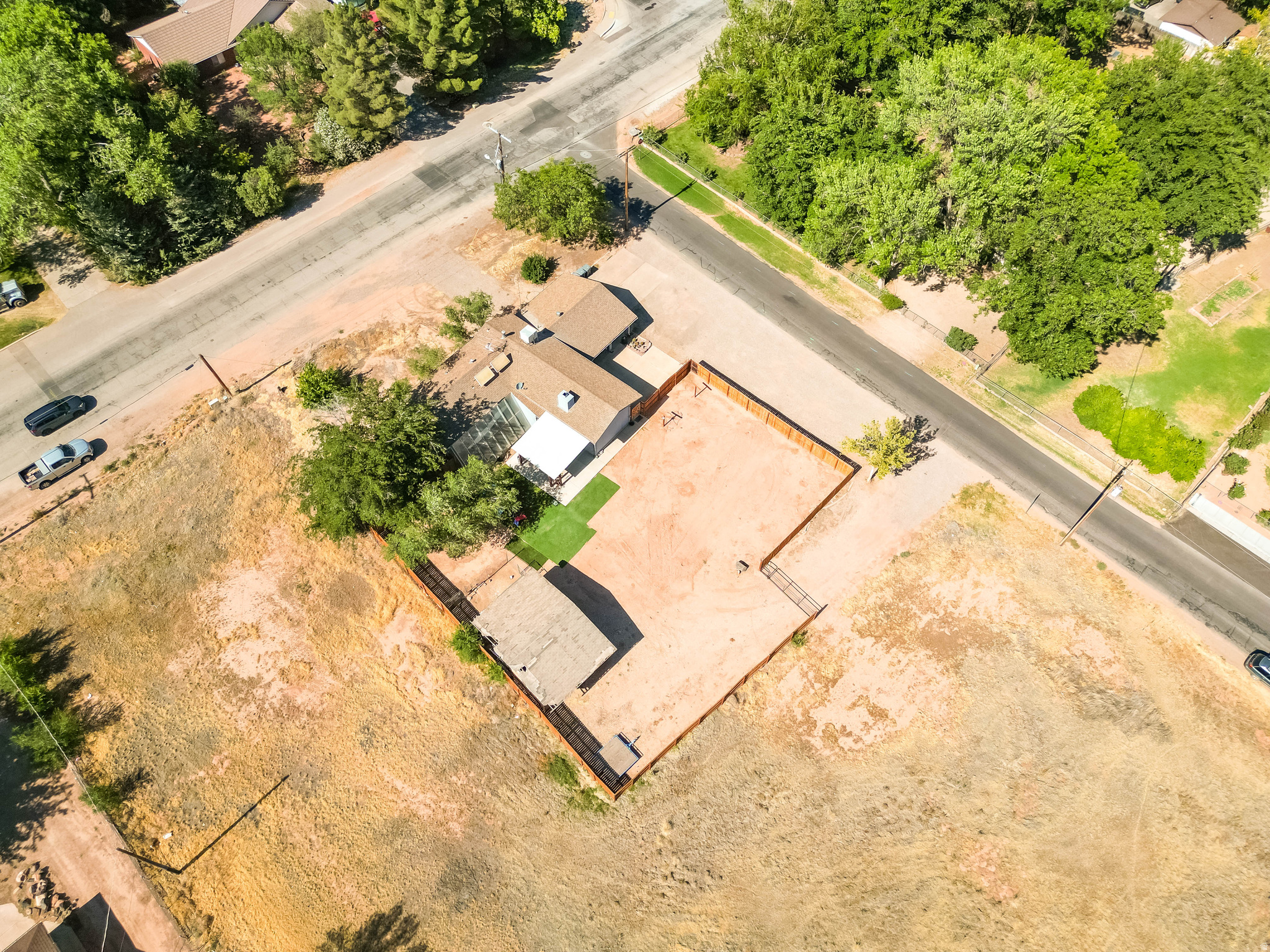 main property photo 28