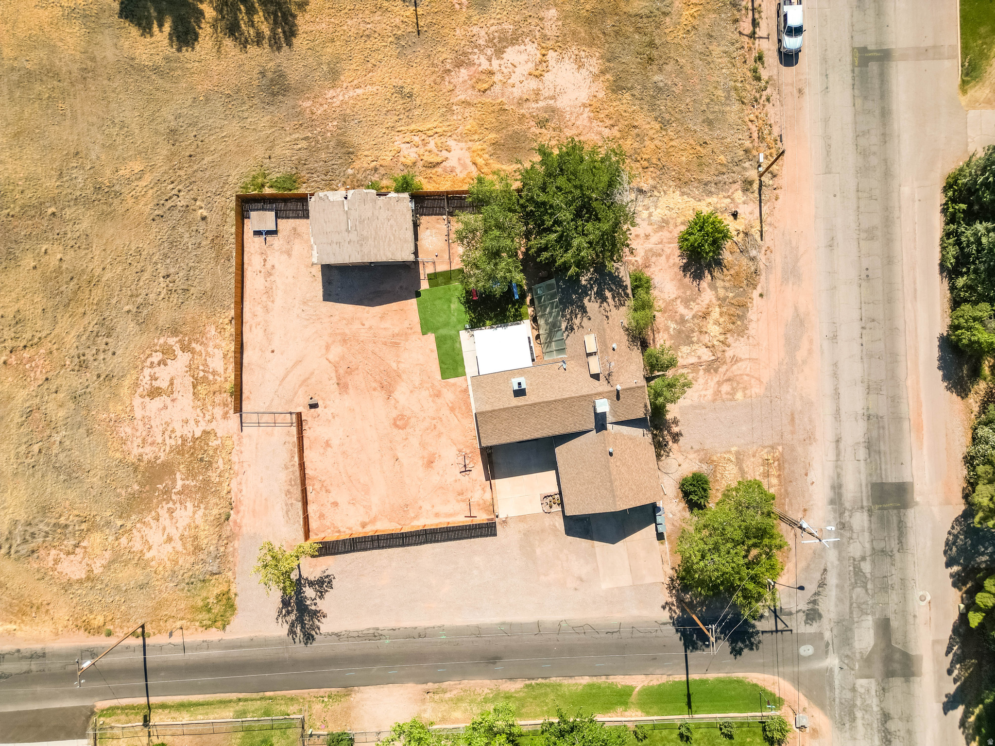 main property photo 32