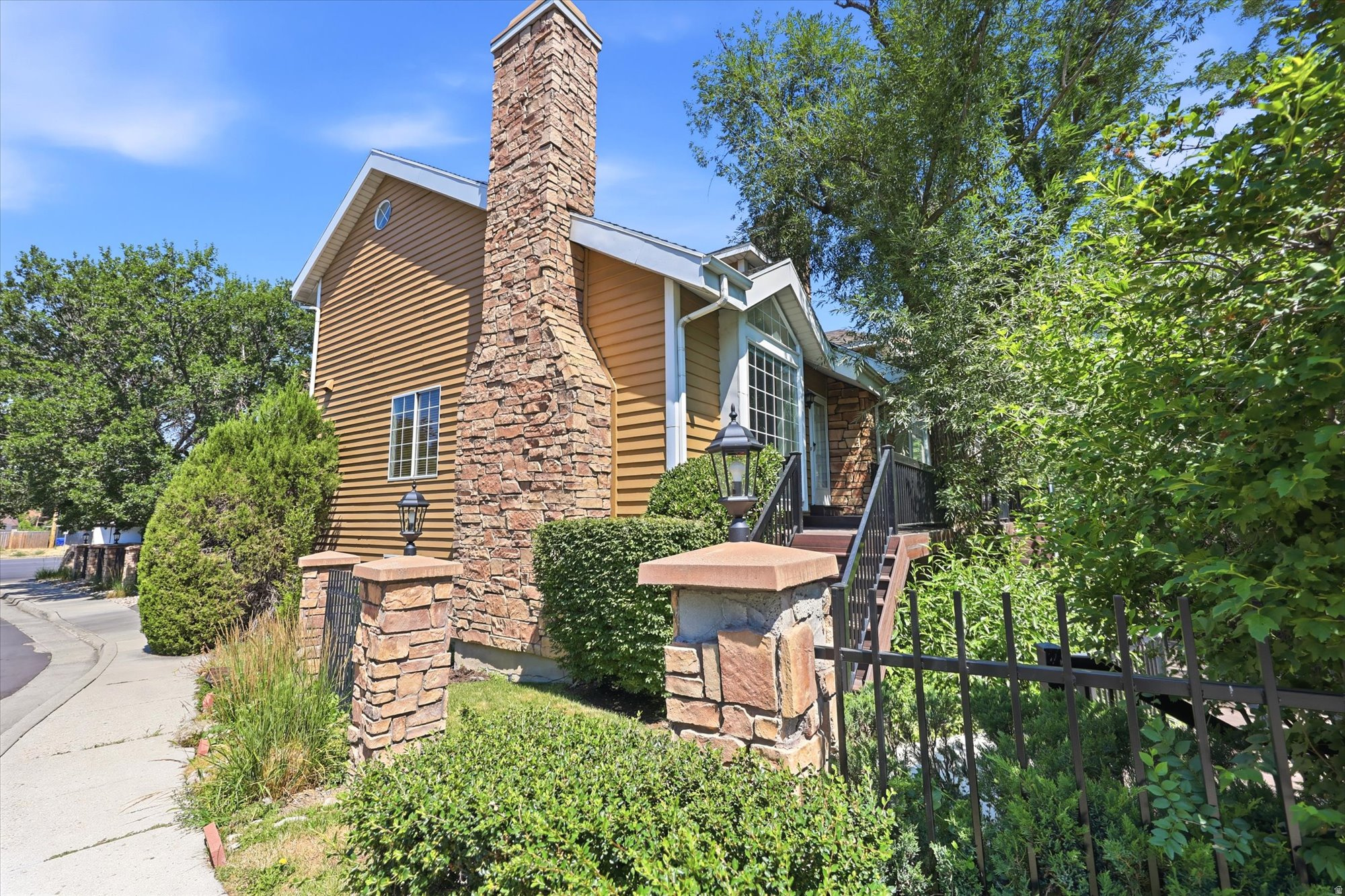 main property photo 18