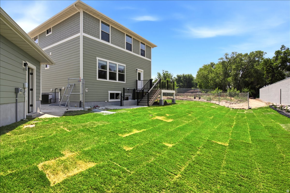 main property photo 30