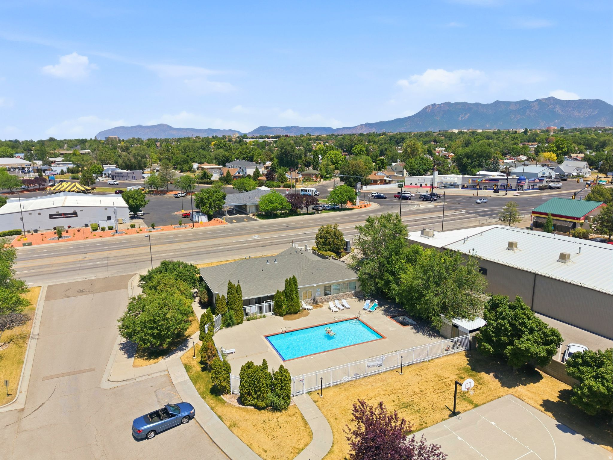 main property photo 11
