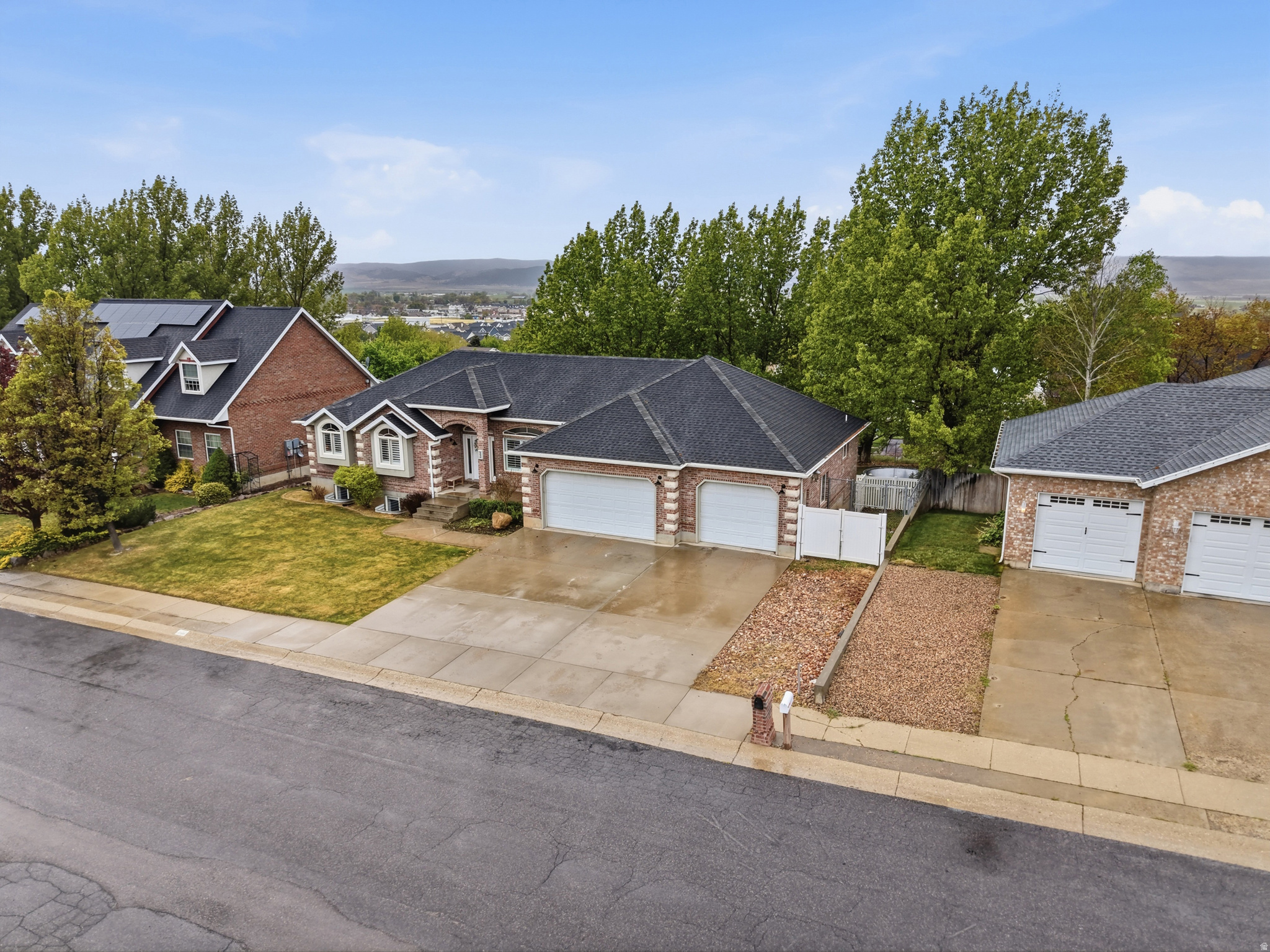 main property photo 45