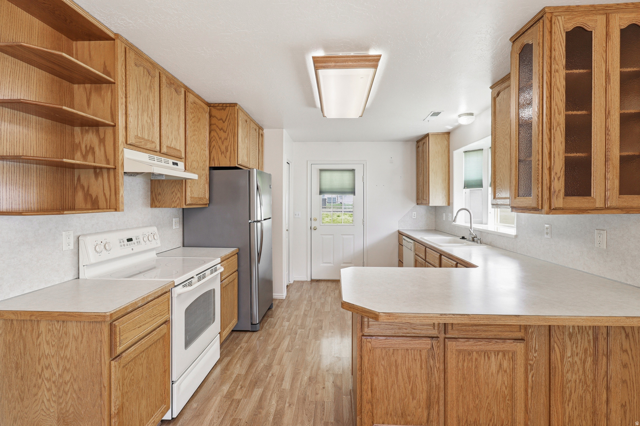 main property photo 11