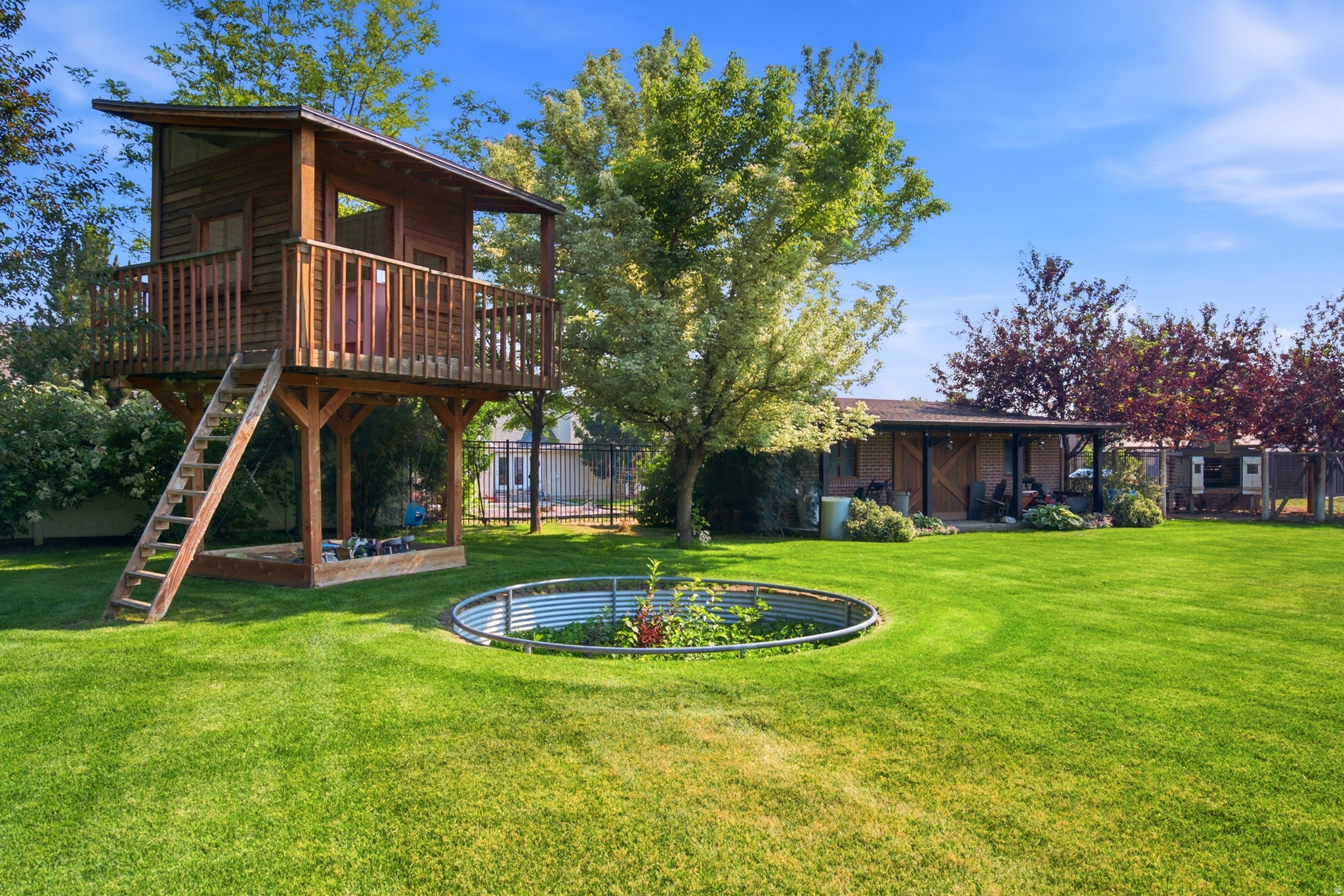 main property photo 13