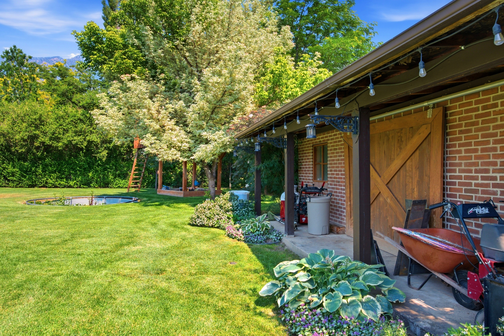 main property photo 8