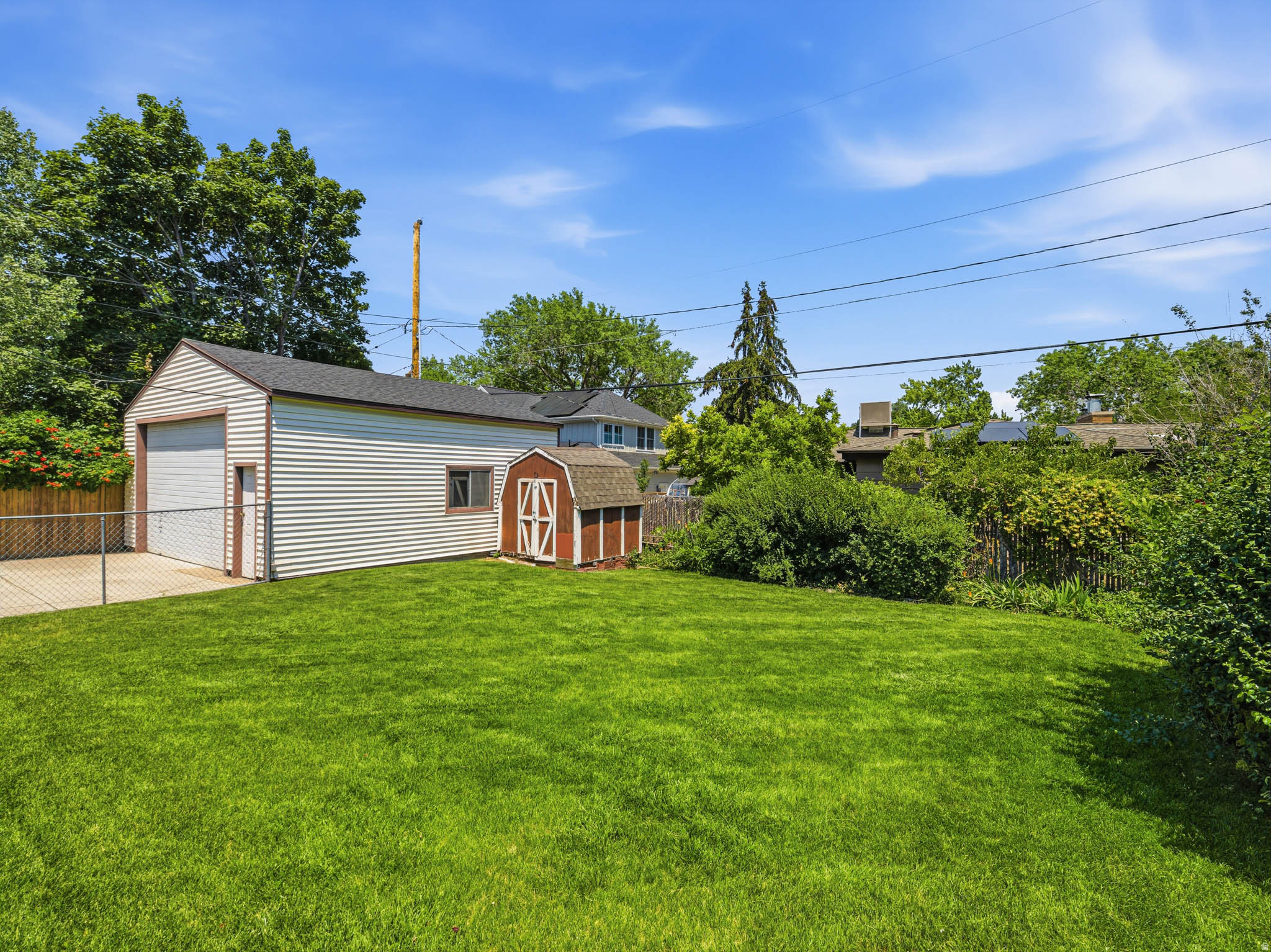main property photo 40