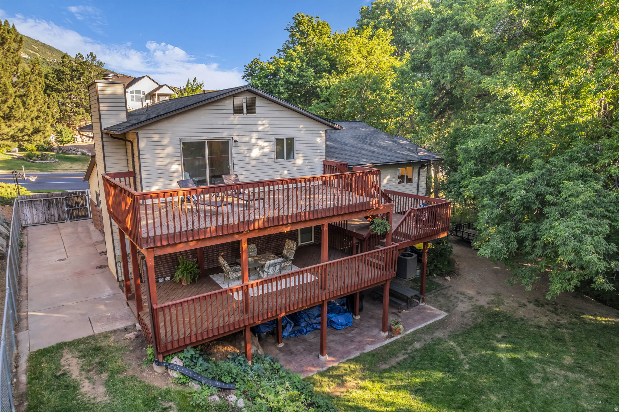 main property photo 50