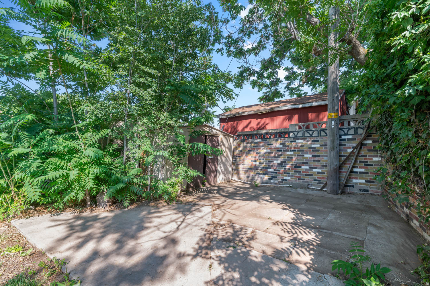 main property photo 25