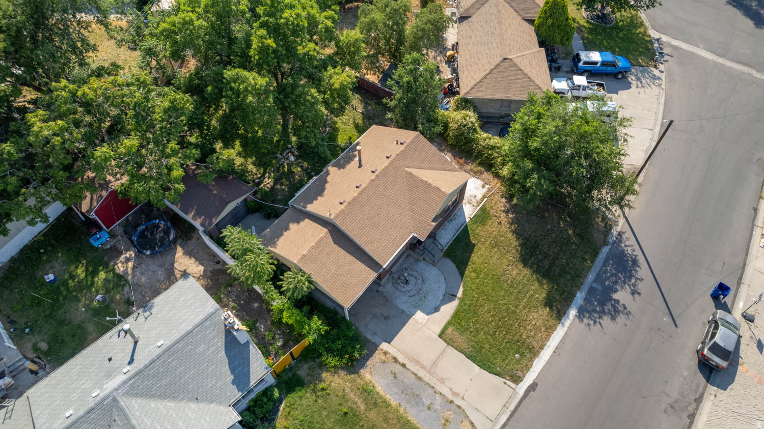 main property photo 39