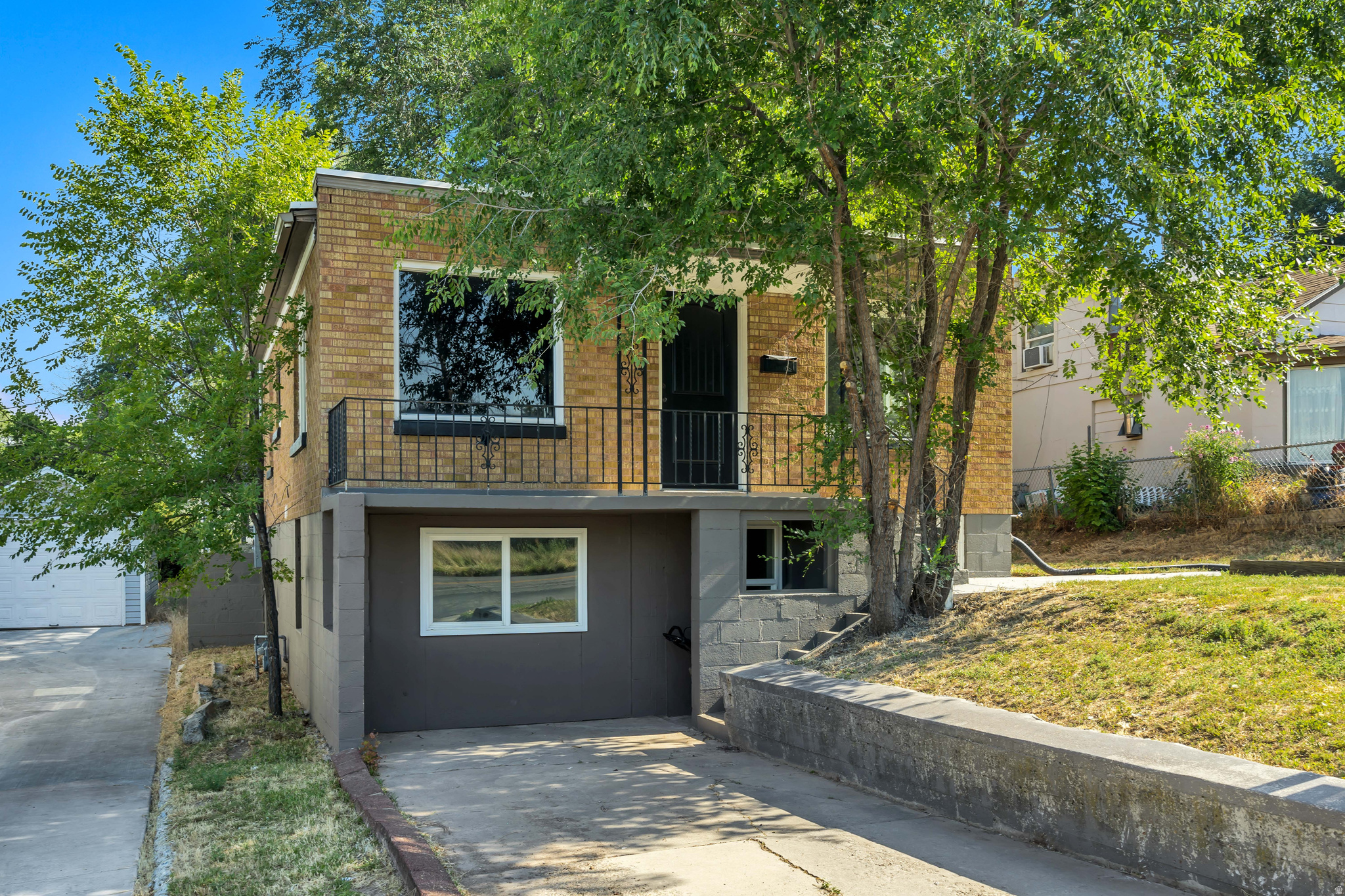 main property photo 18