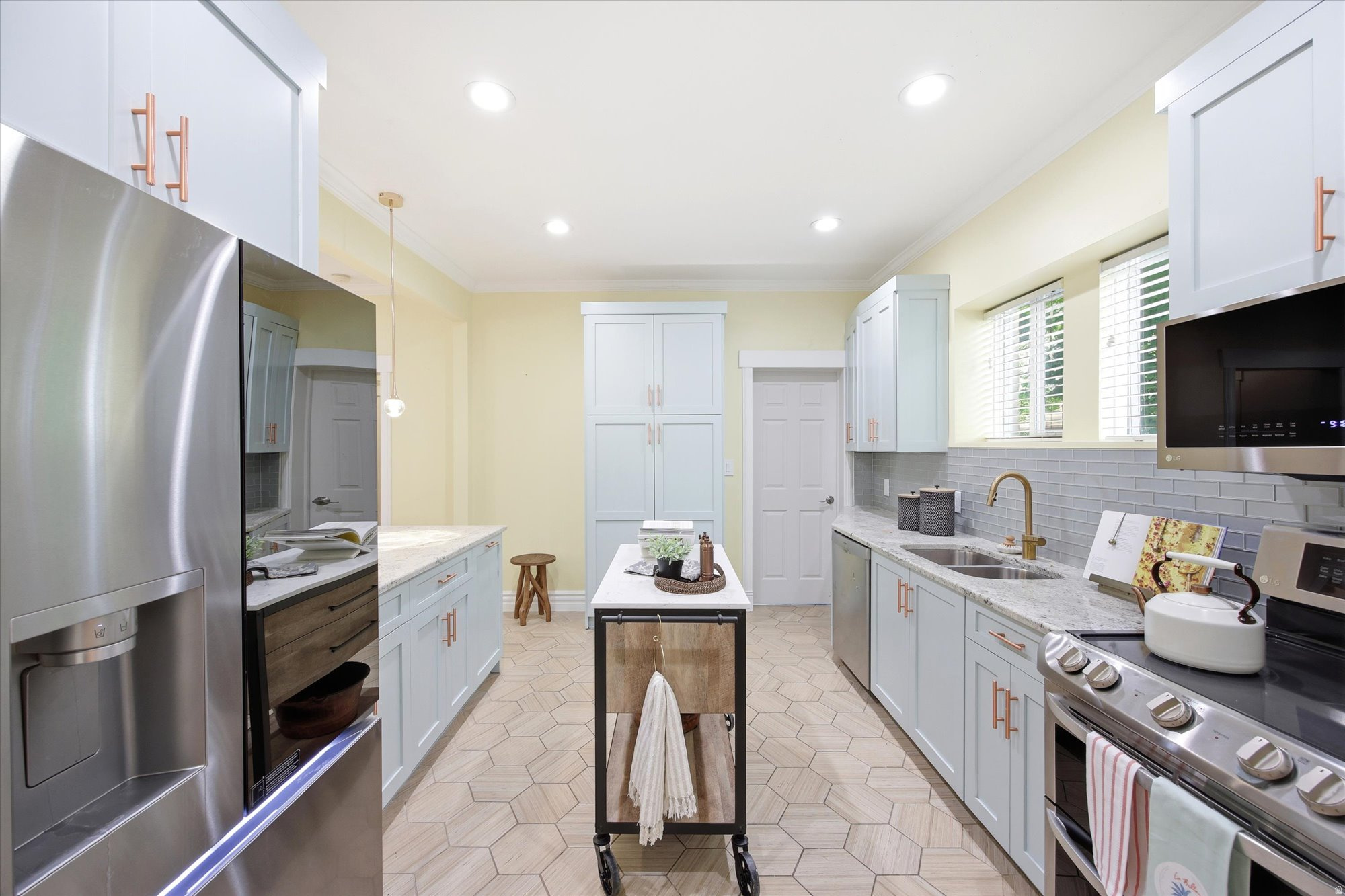 main property photo 10