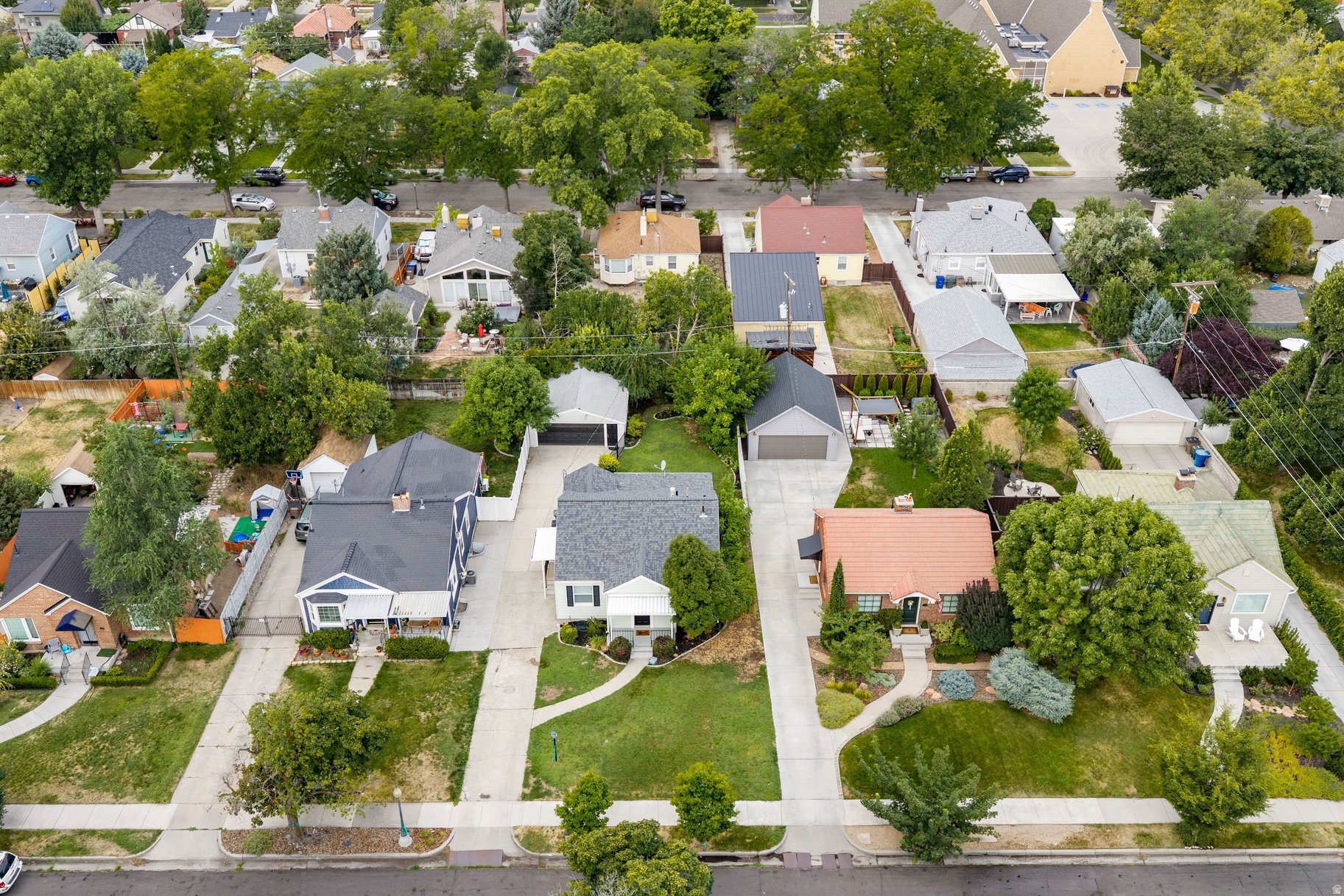 main property photo 40