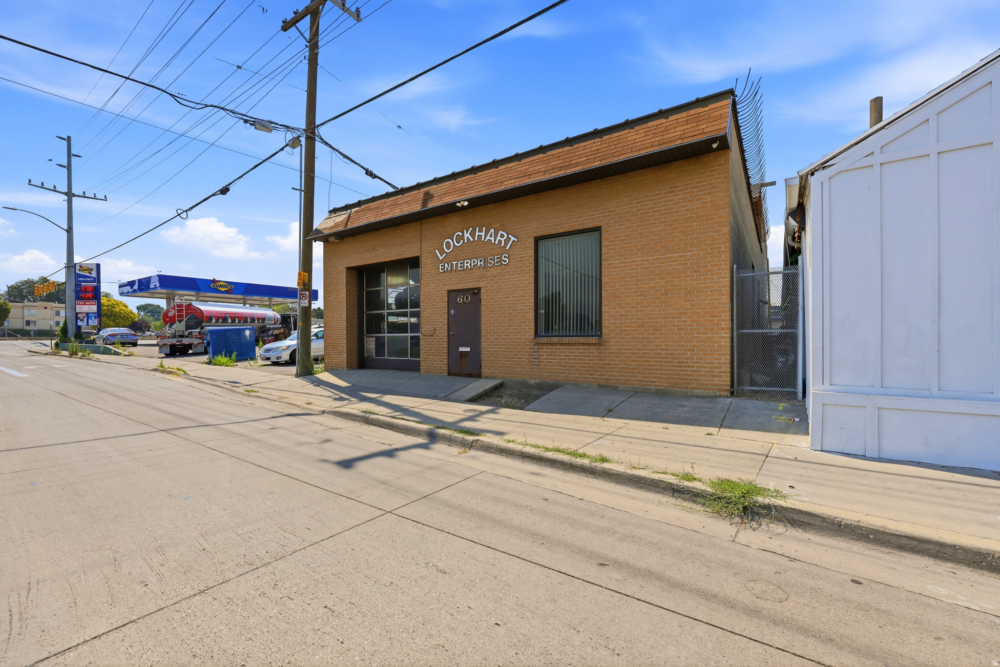 main property photo 32