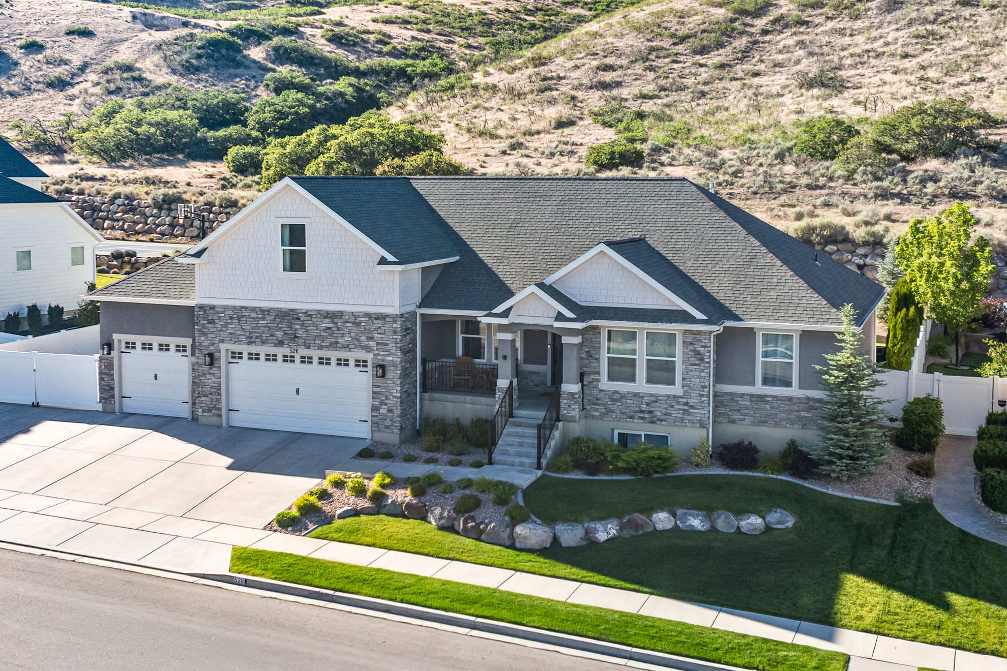 main property photo 79