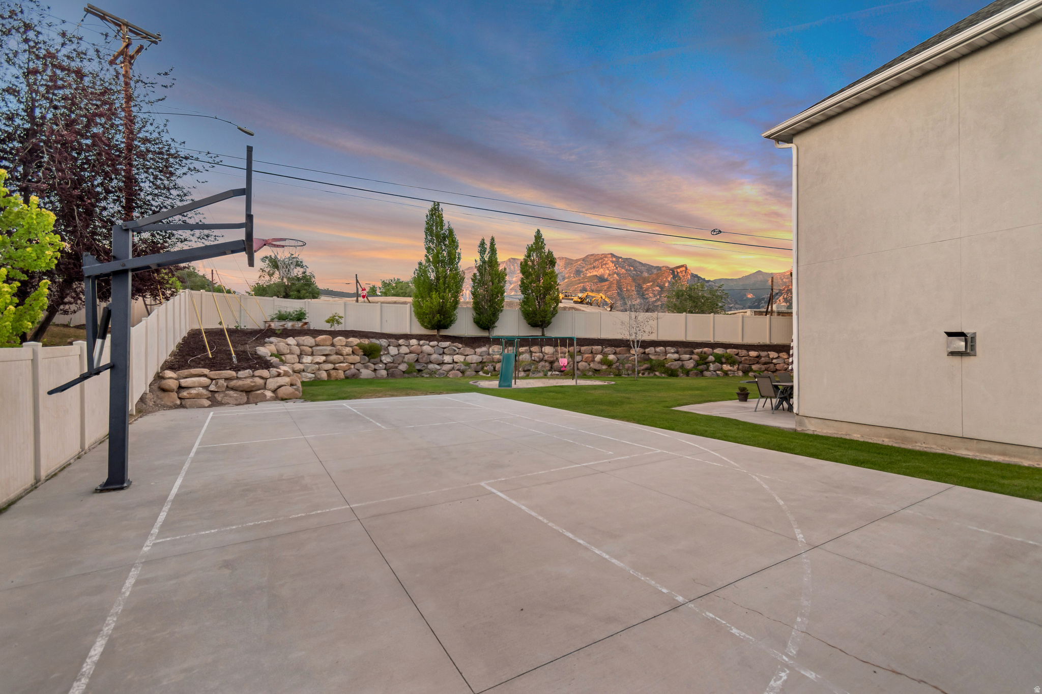 main property photo 88