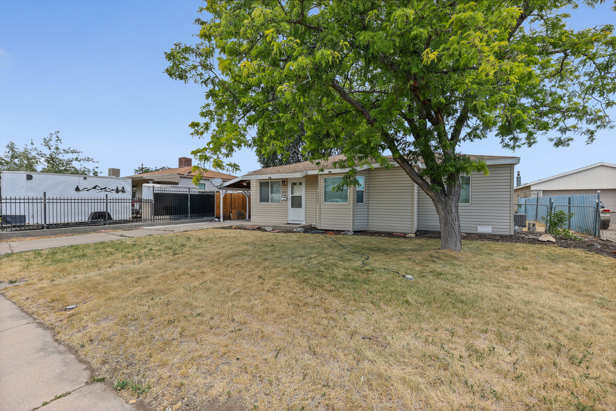 main property photo 31