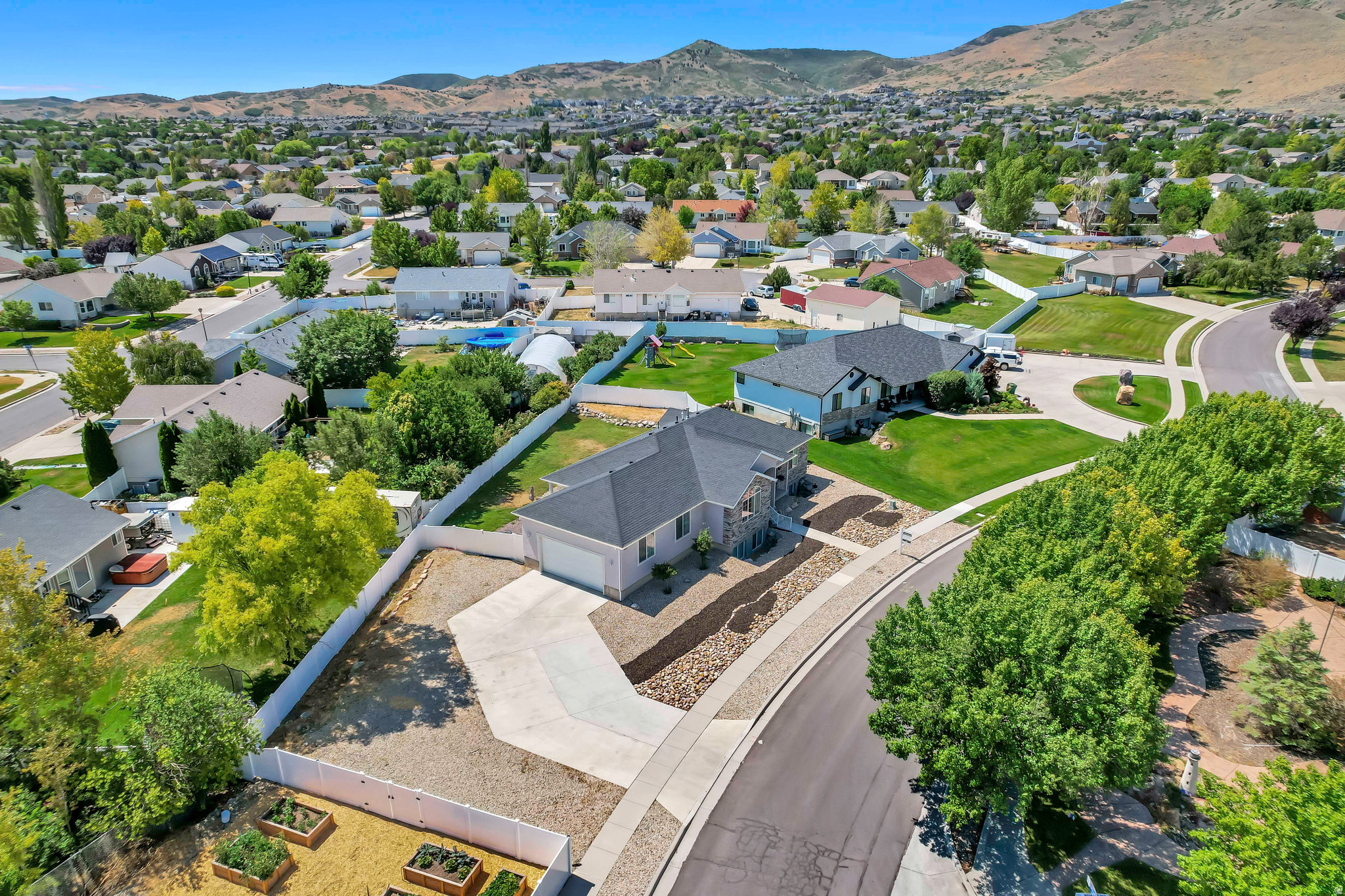 main property photo 70