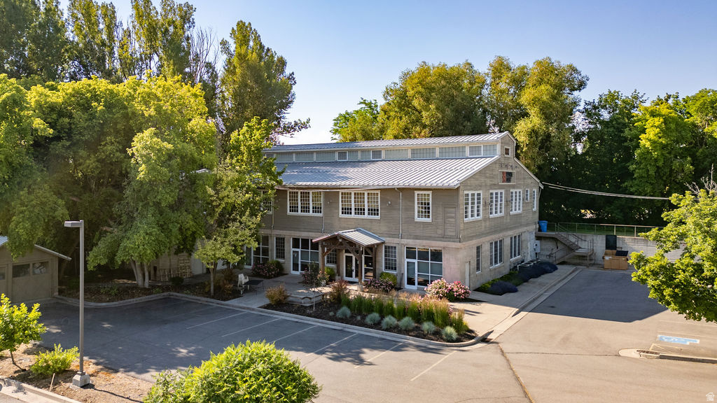 main property photo 29