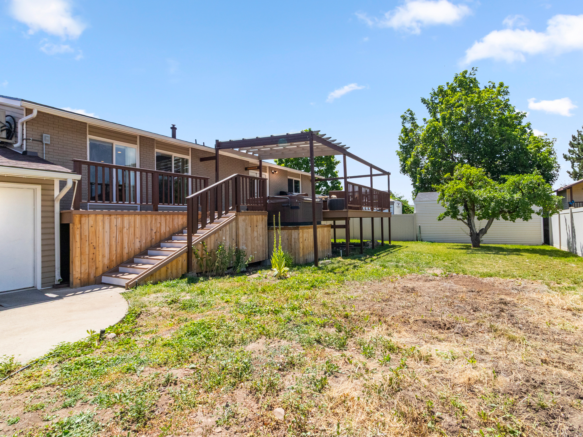 main property photo 23