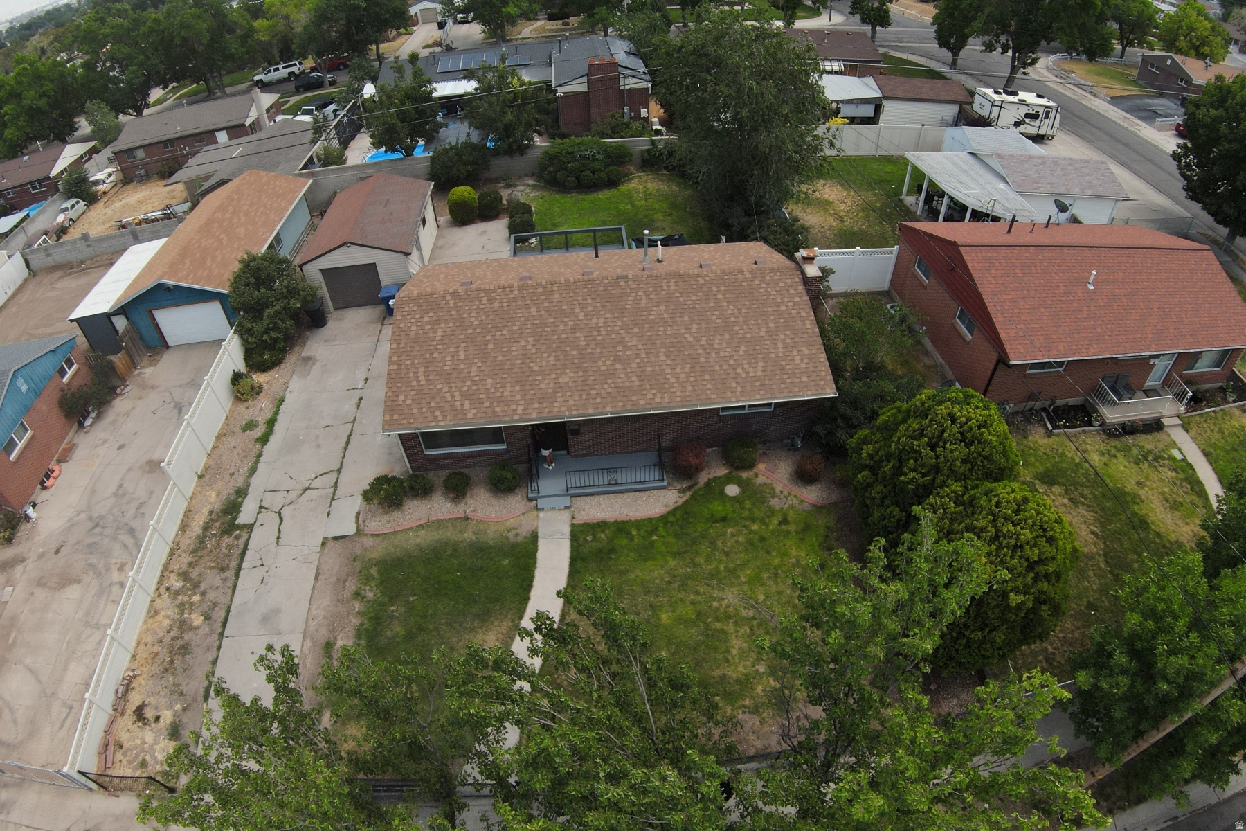 main property photo 40
