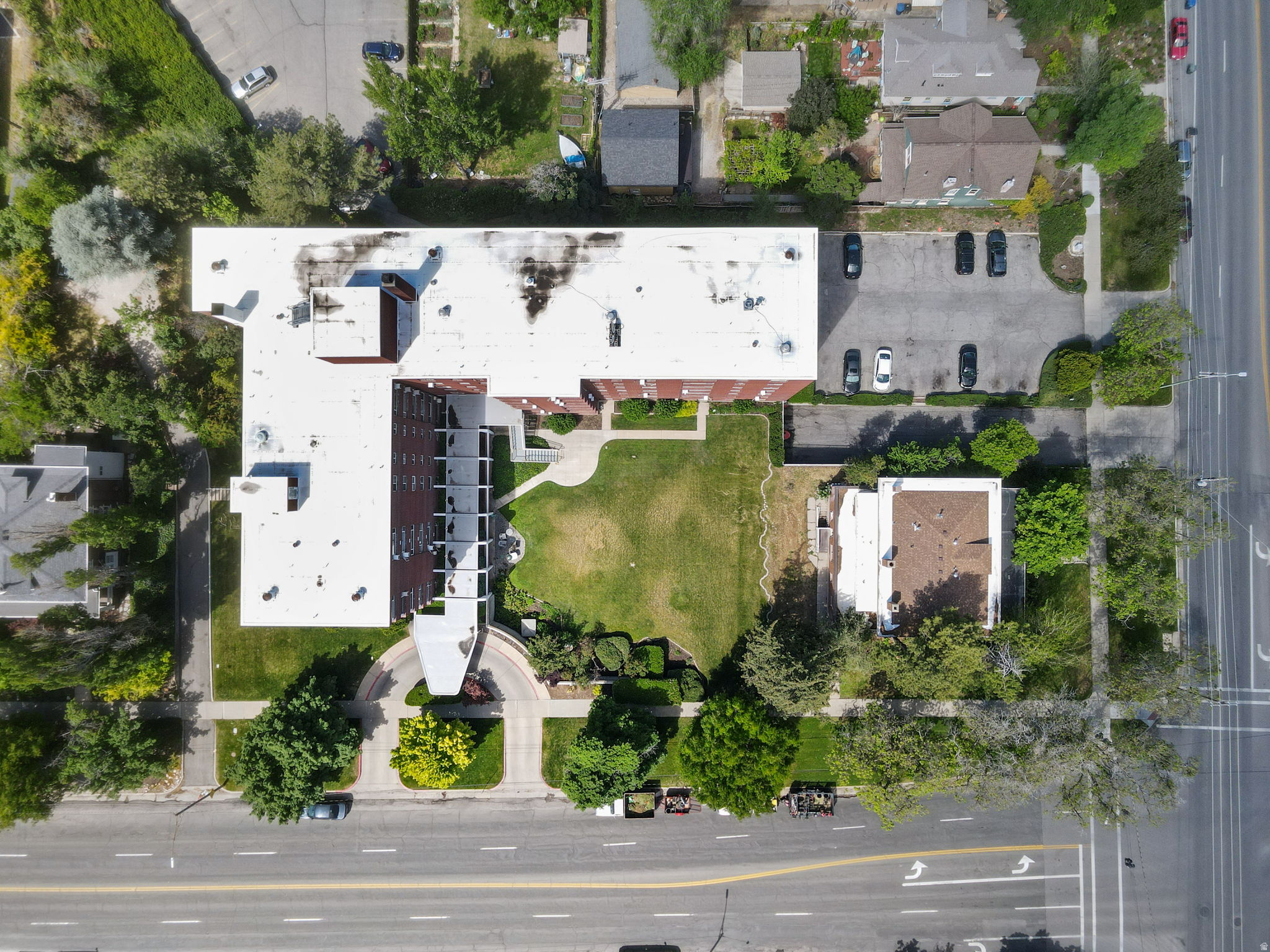 main property photo 30