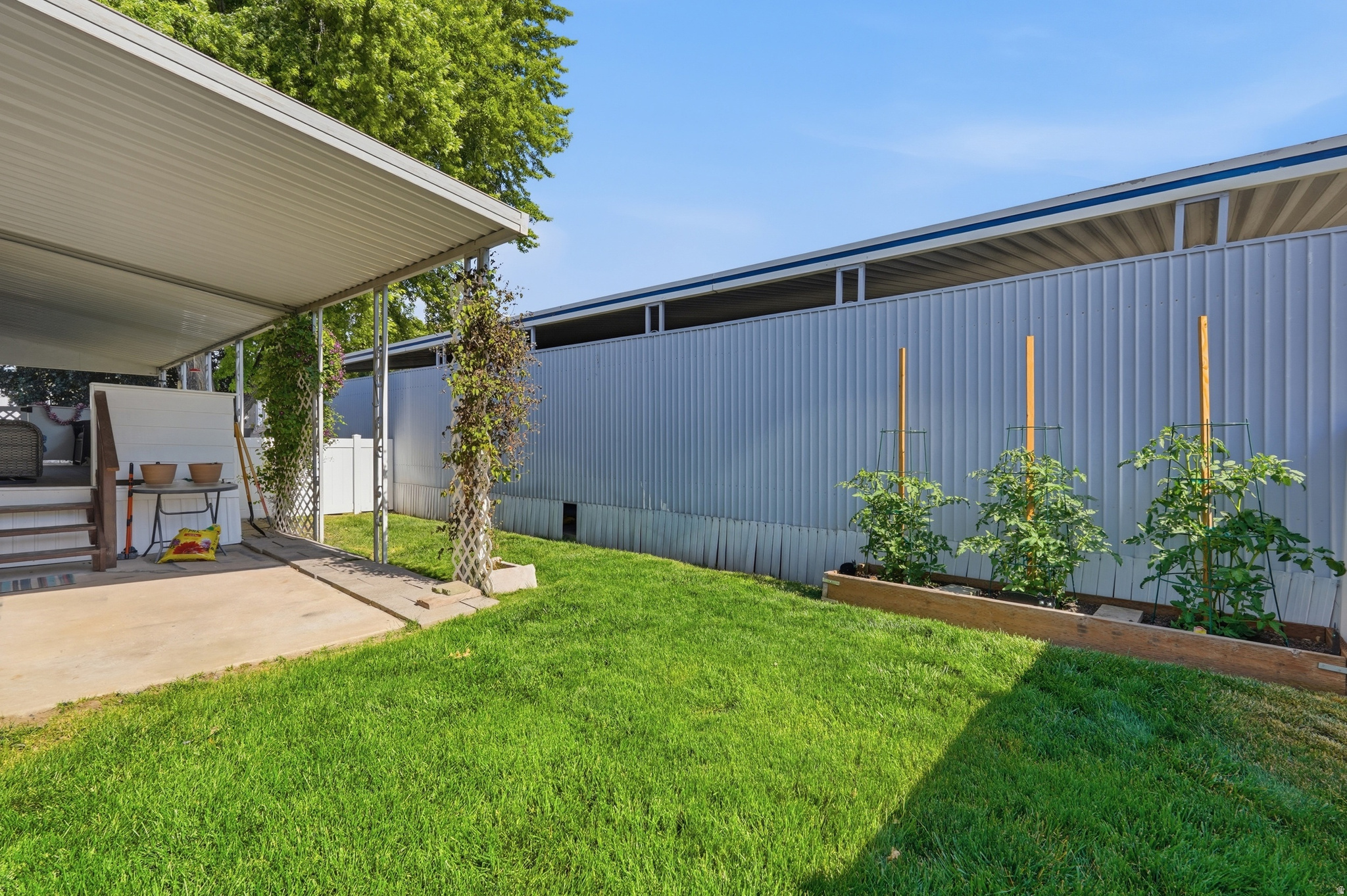main property photo 18