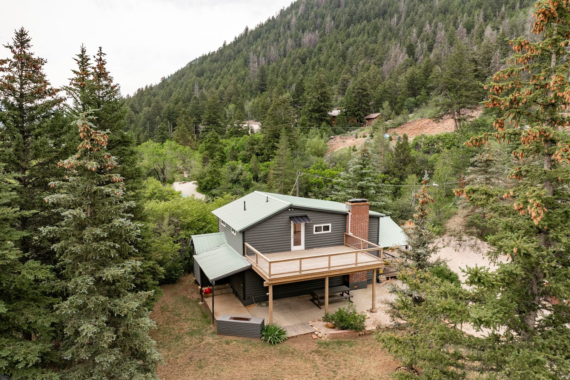 main property photo 28