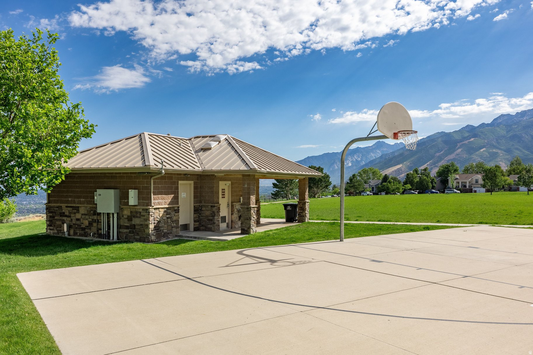 main property photo 37