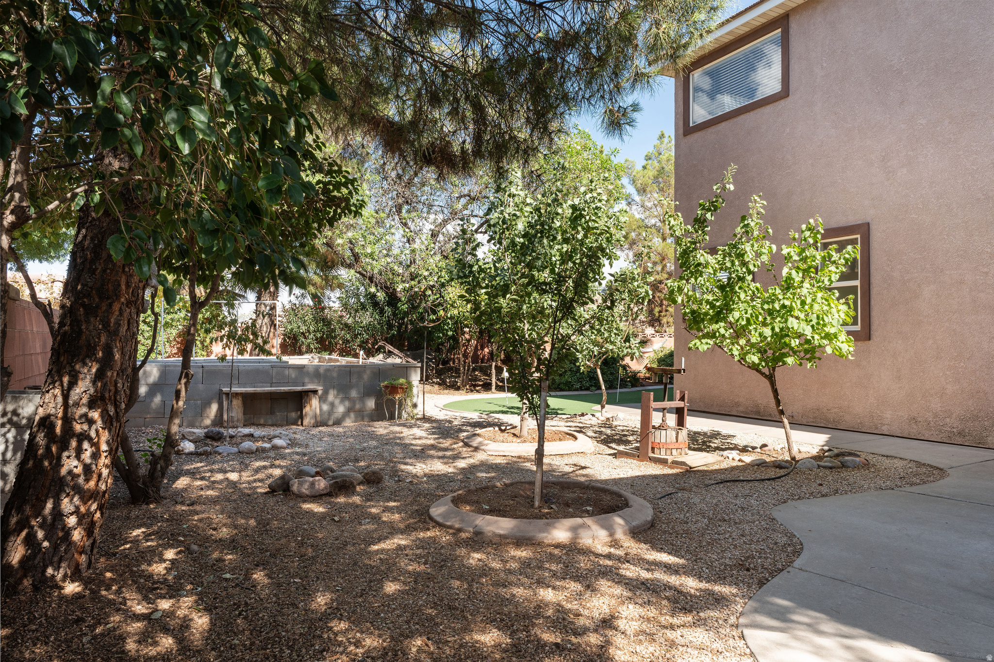 main property photo 33