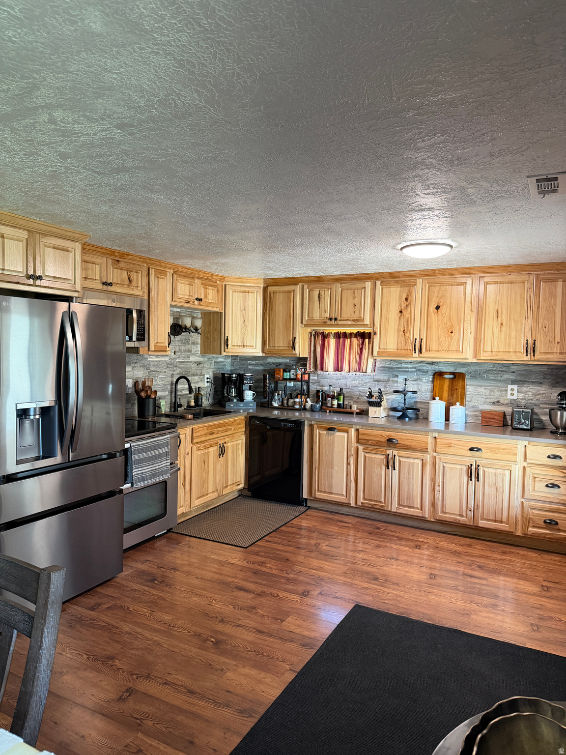 main property photo 6