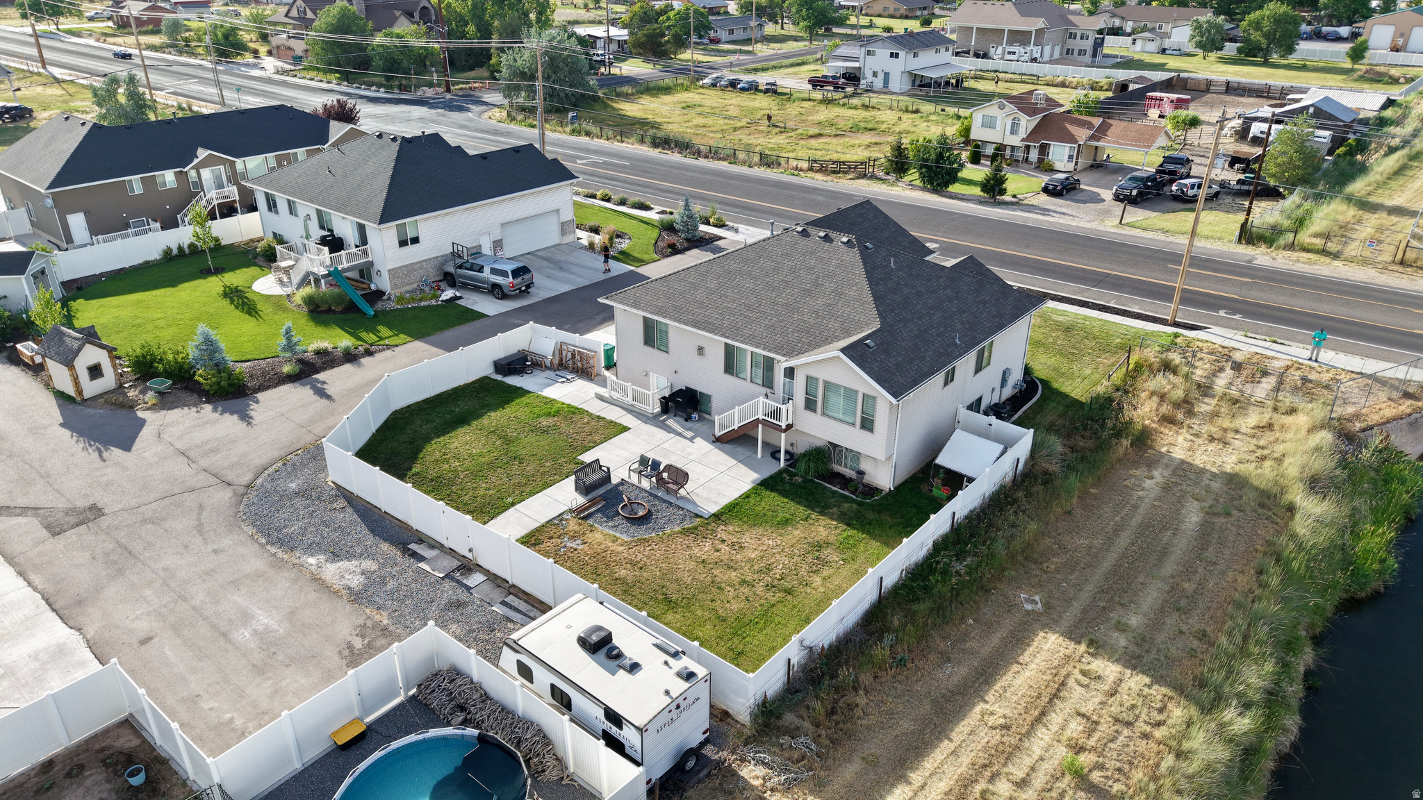 main property photo 58