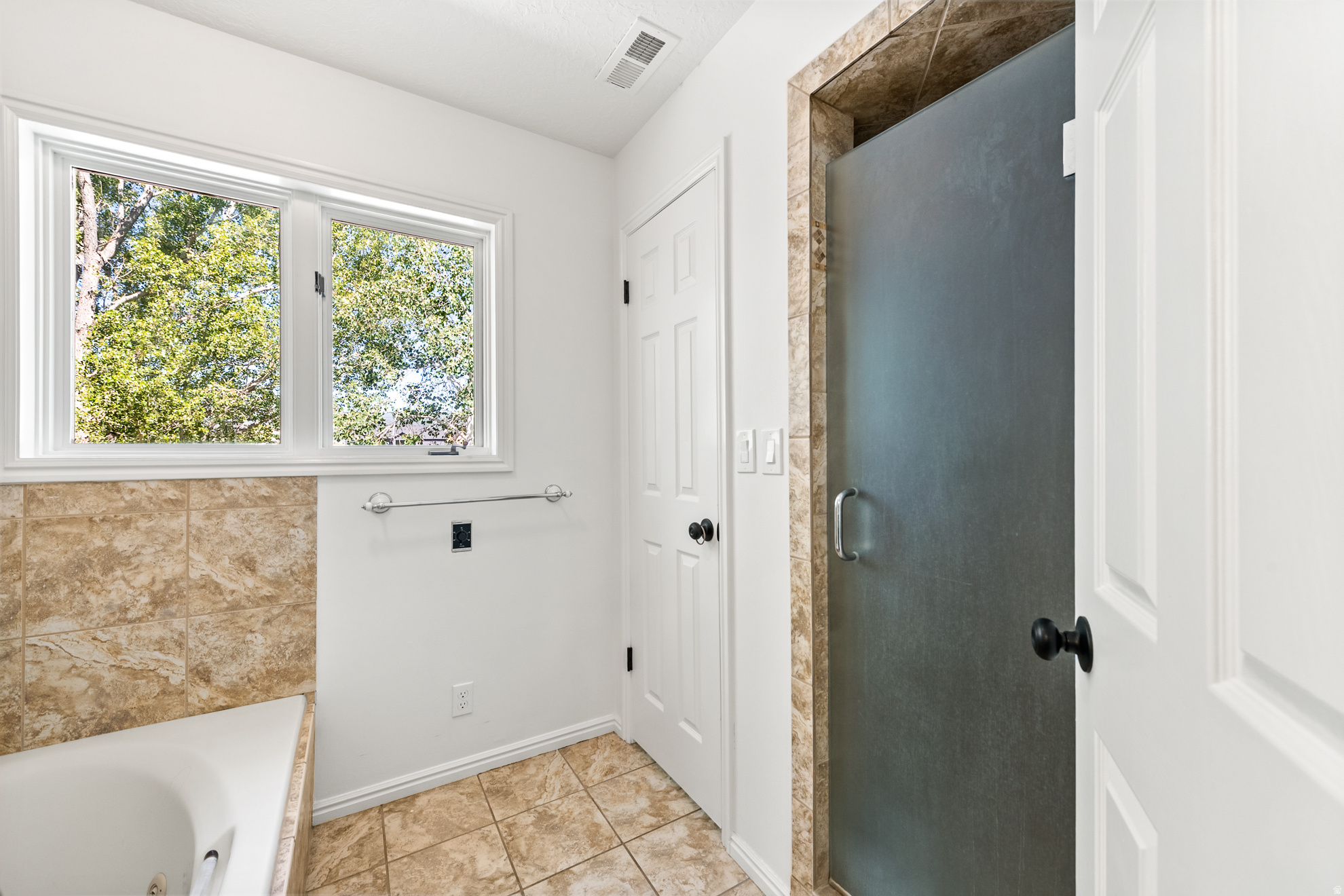 main property photo 79