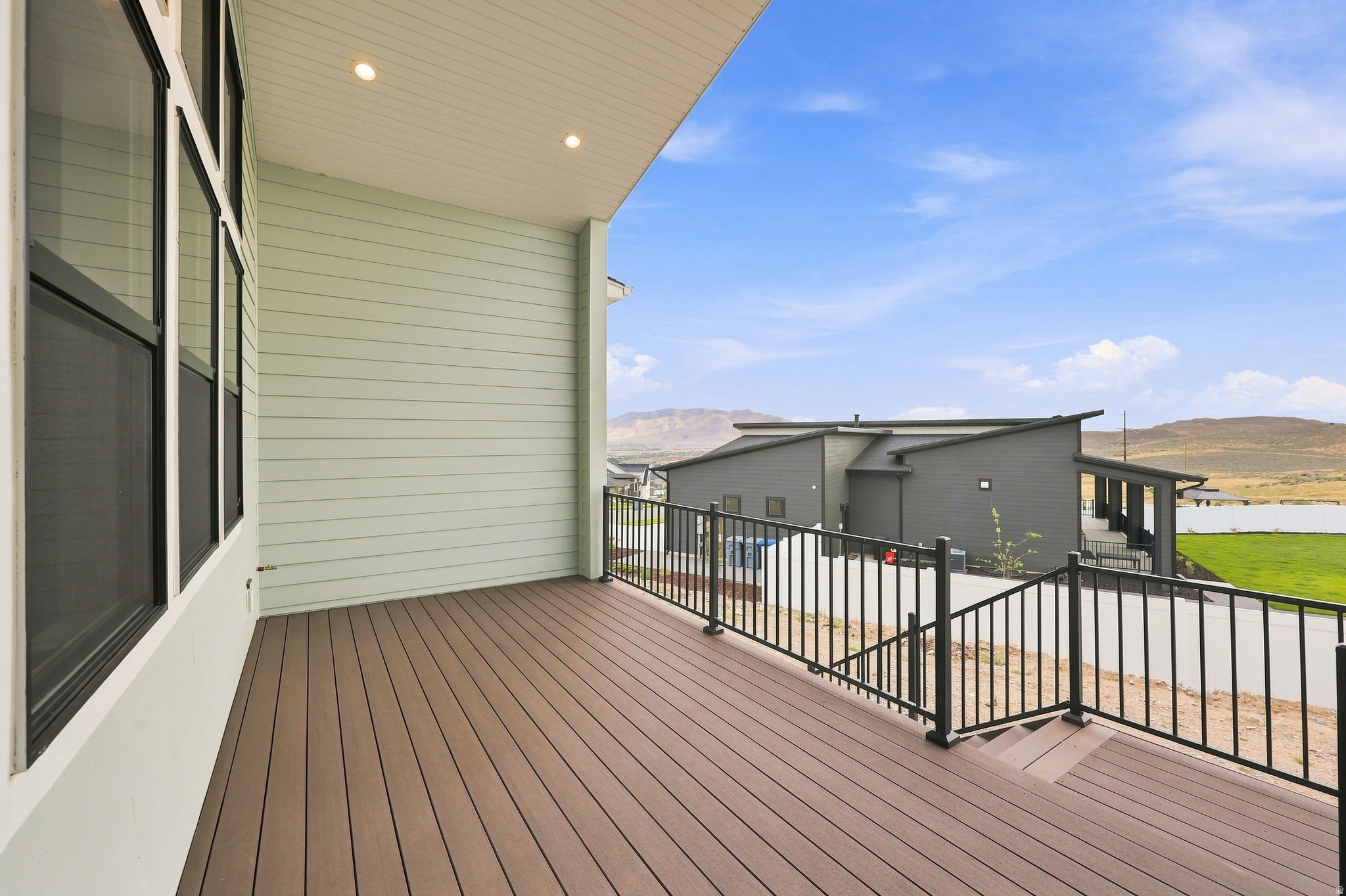main property photo 28
