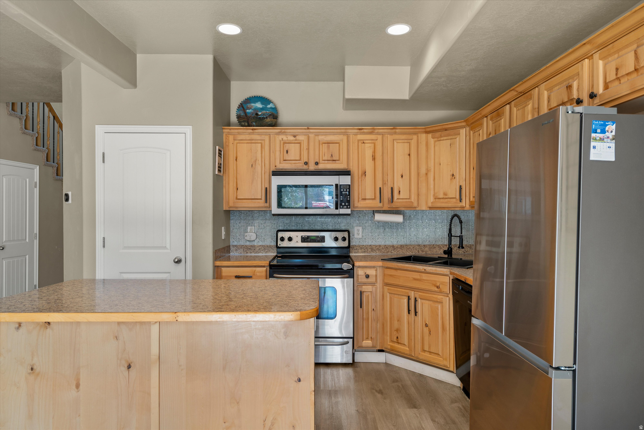 main property photo 11