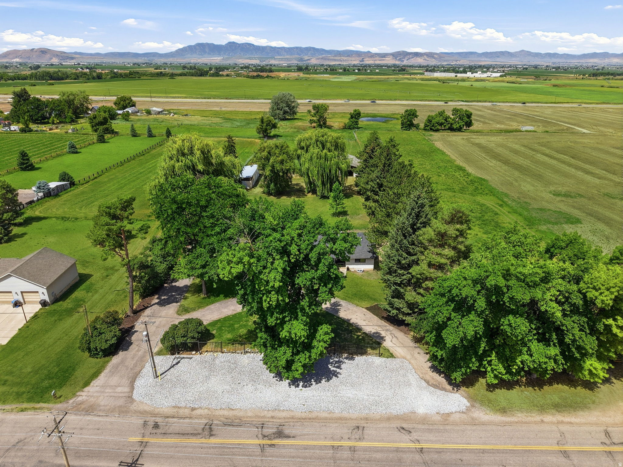 main property photo 10