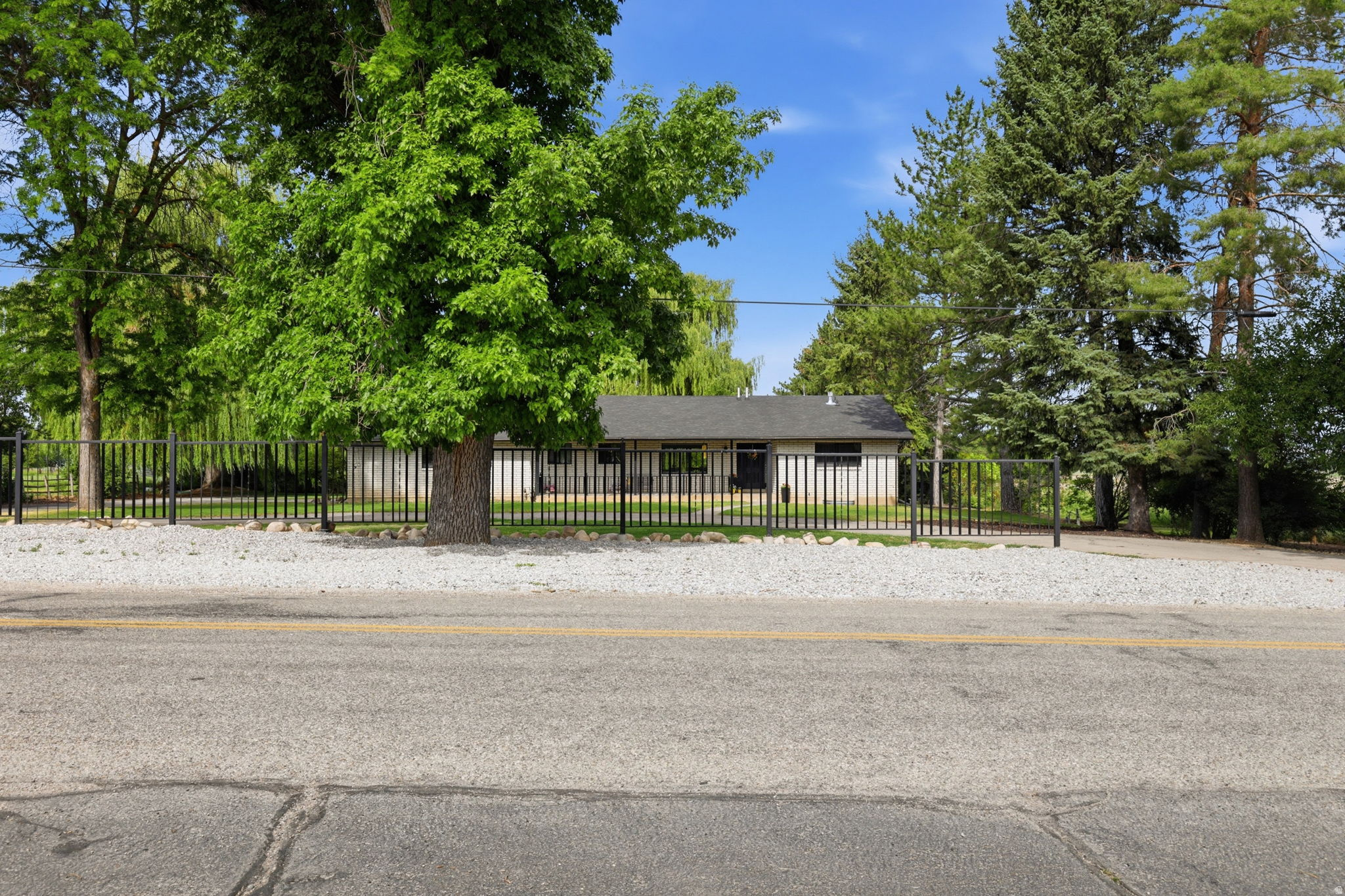 main property photo 15